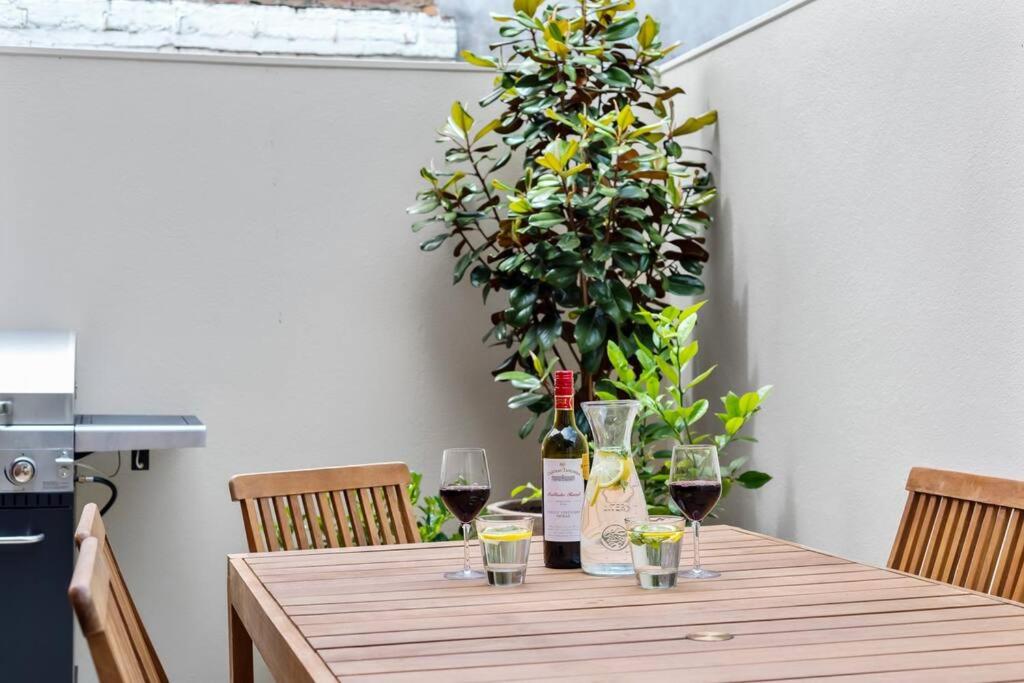 Two Terrific Albert Park Apartments