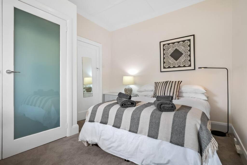 Two Terrific Albert Park Apartments