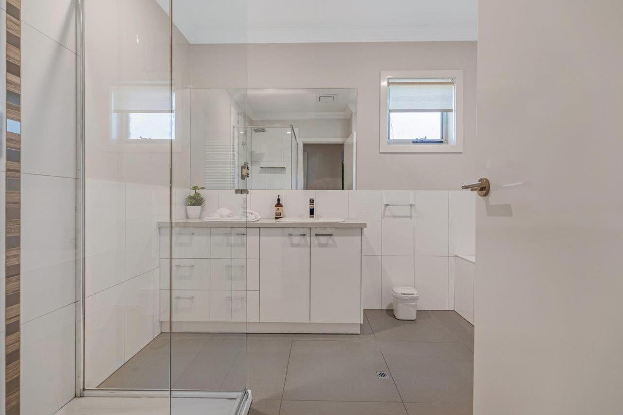 Blair Street - Luxury Home with Pool and Theatre