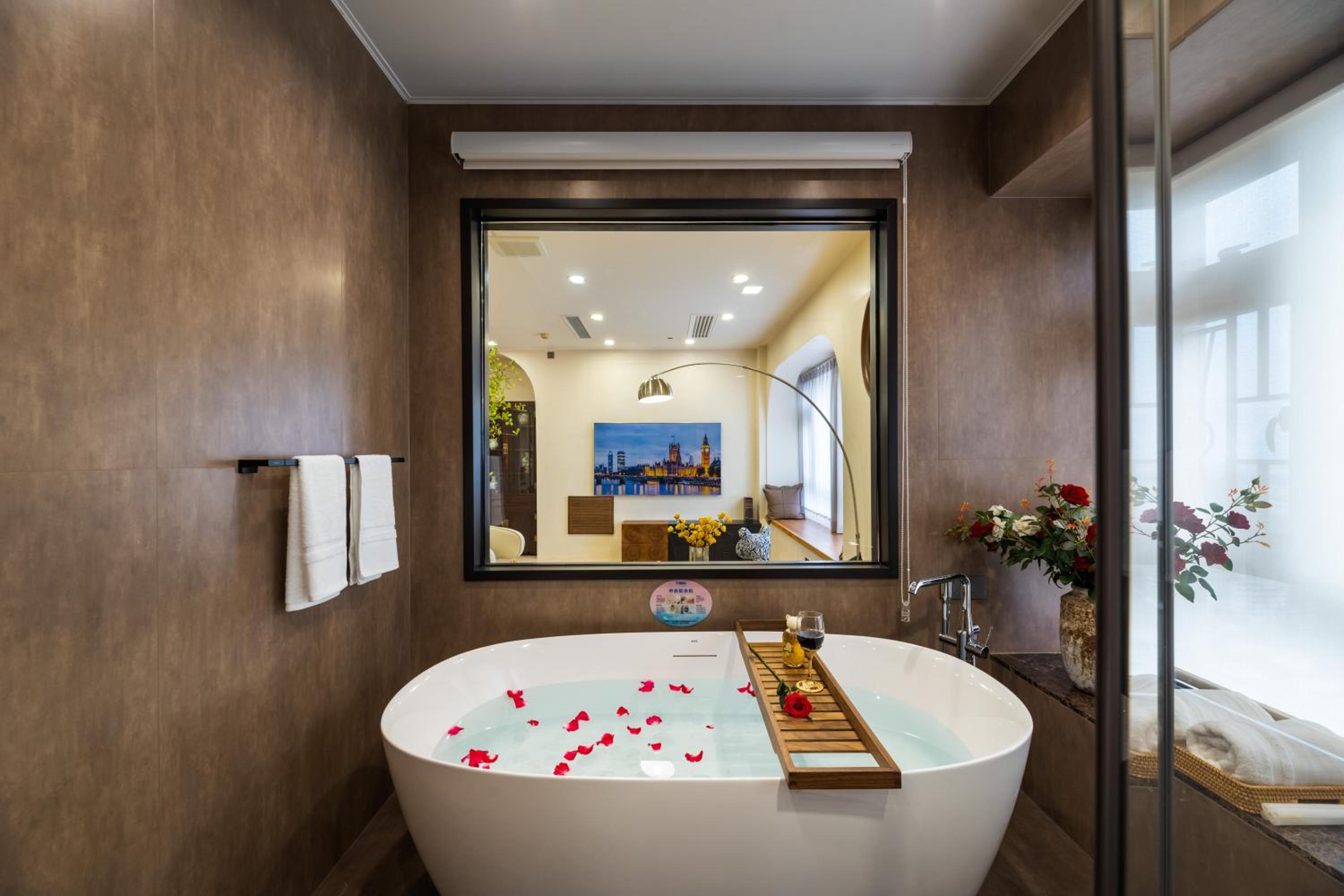 Guangzhou He She Art Apartment