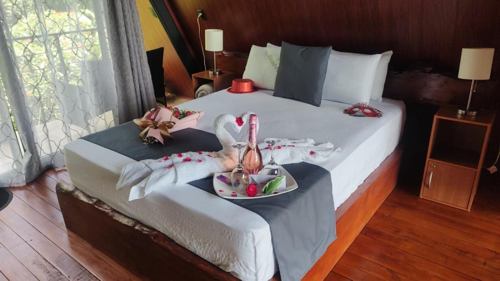 Yarumo Lodge, Río Celeste Black Chalets