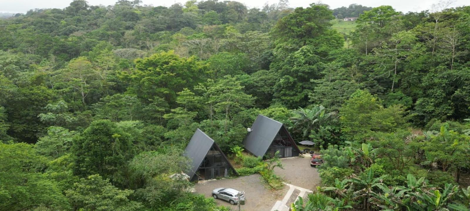 Yarumo Lodge, Río Celeste Black Chalets