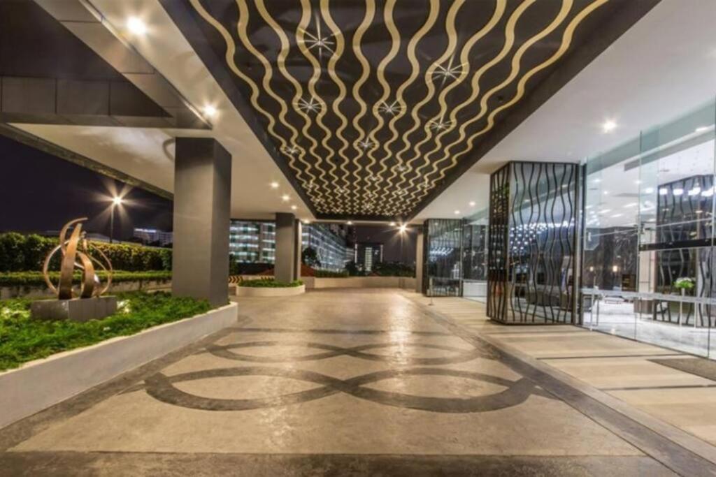 Luxury Sky 88 High Floor Netflix Near Ksl