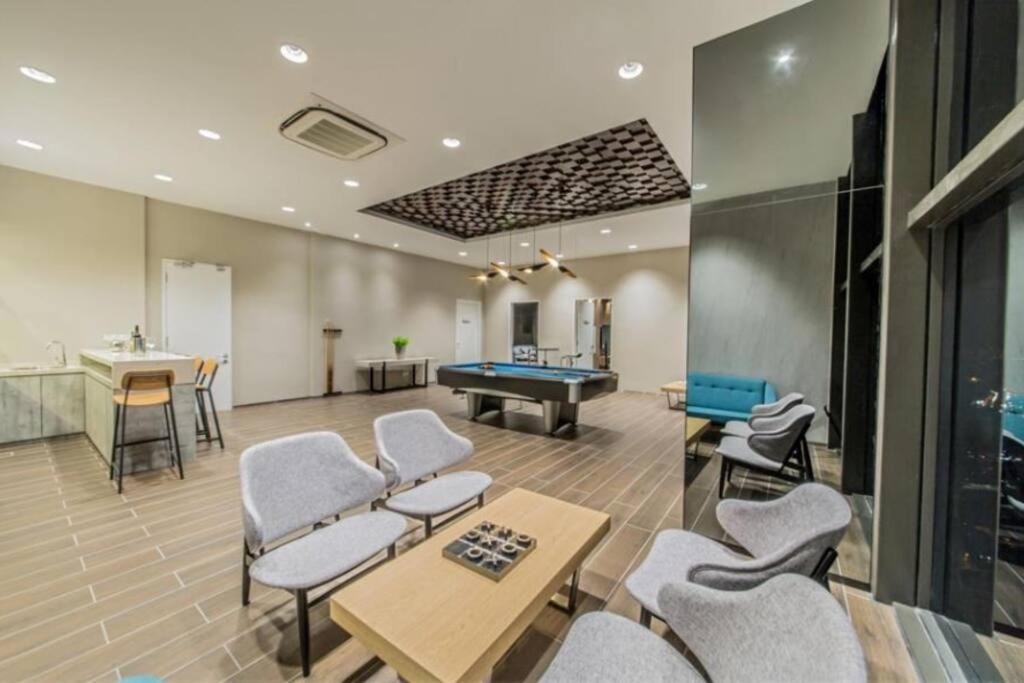 Luxury Sky 88 High Floor Netflix Near Ksl
