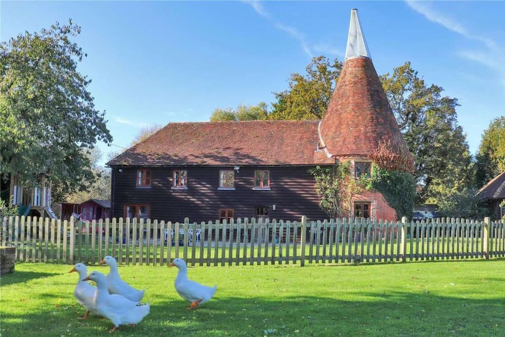 'Toasty Oasty' - 18th Century Oast House view 4