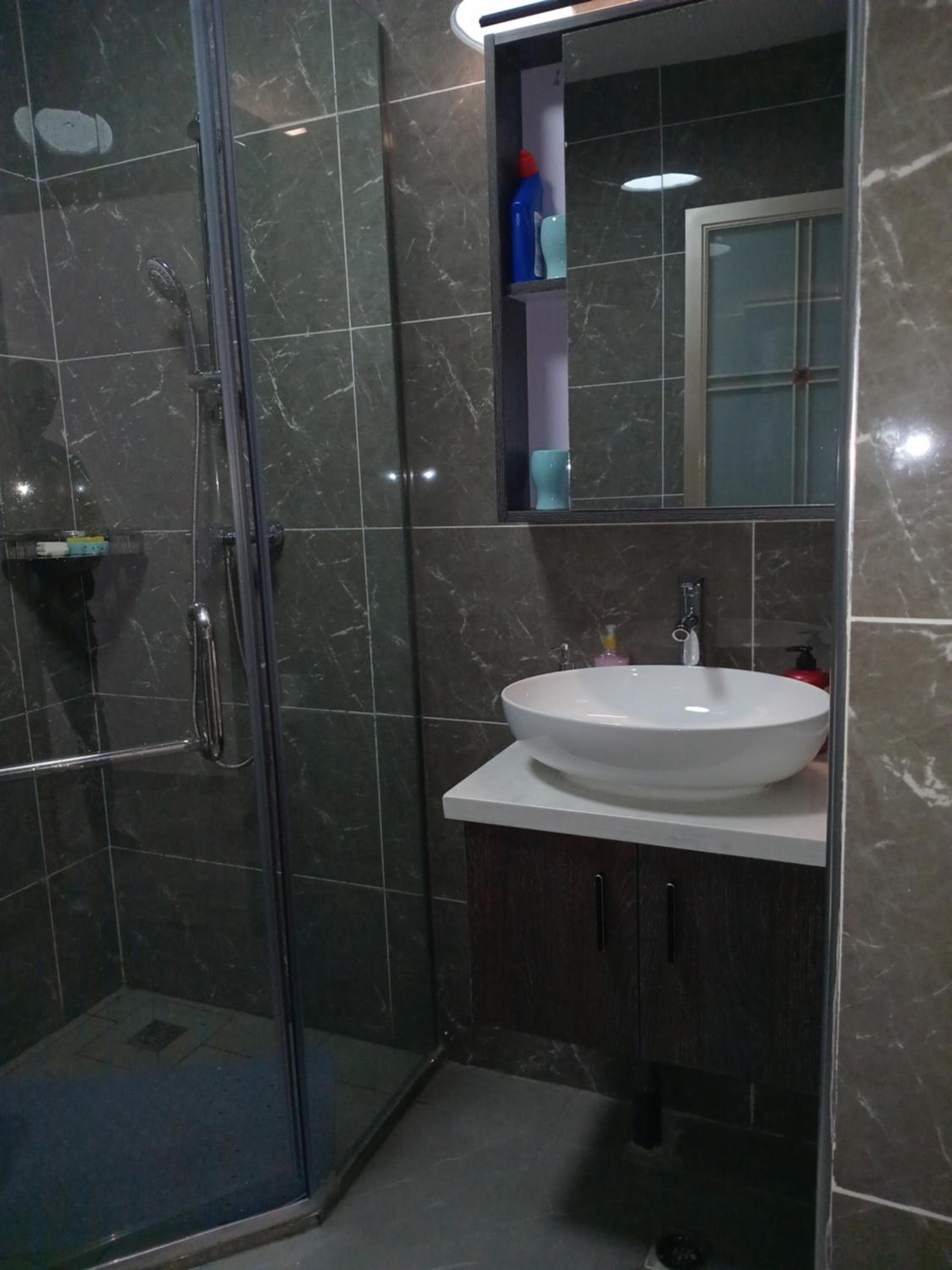 Zanzi Court Apartment