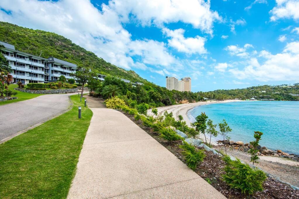 Hibiscus 207 & Free Buggy - Hamilton Island