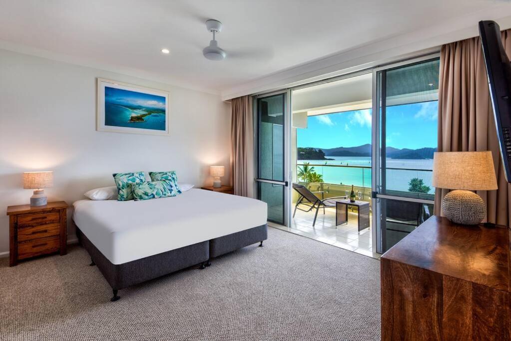 Hibiscus 207 & Free Buggy - Hamilton Island
