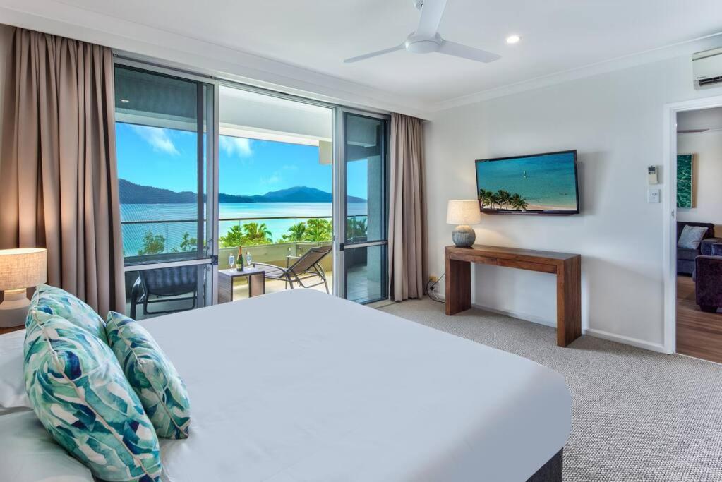 Hibiscus 207 & Free Buggy - Hamilton Island