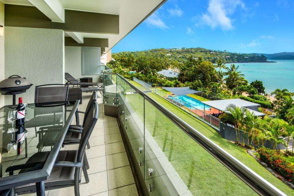 Hibiscus 207 & Free Buggy - Hamilton Island