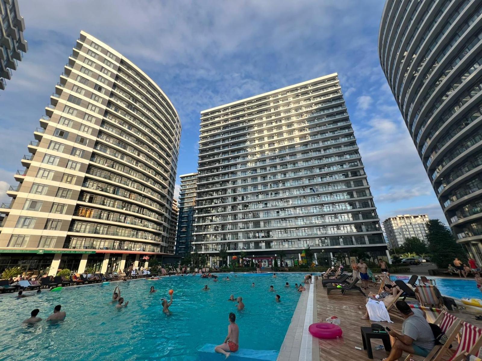 Sea View Apartment with Double Bed and swimming Pool