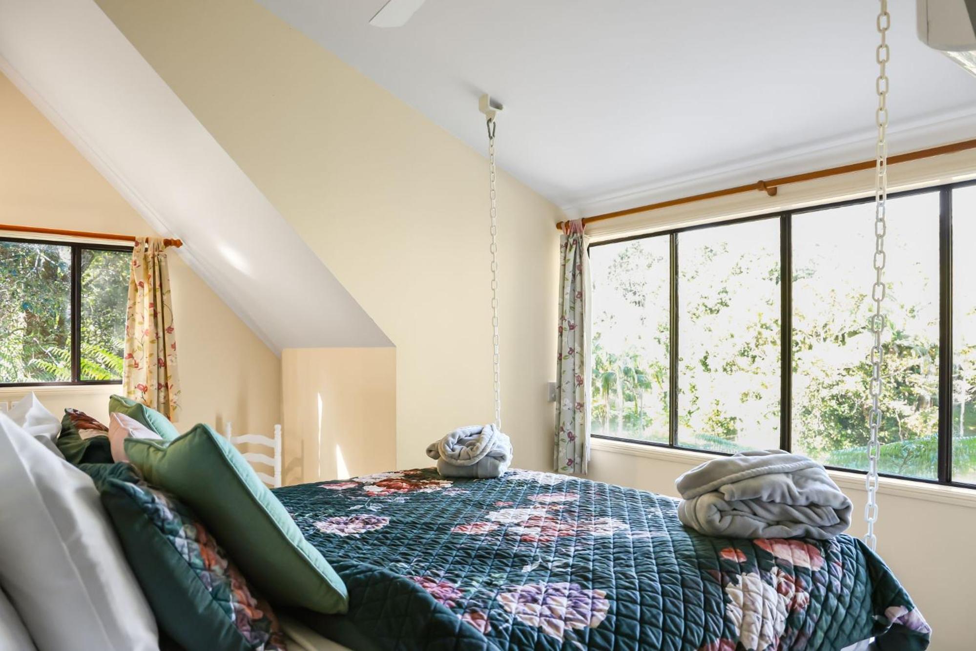 Montville Country Cabins