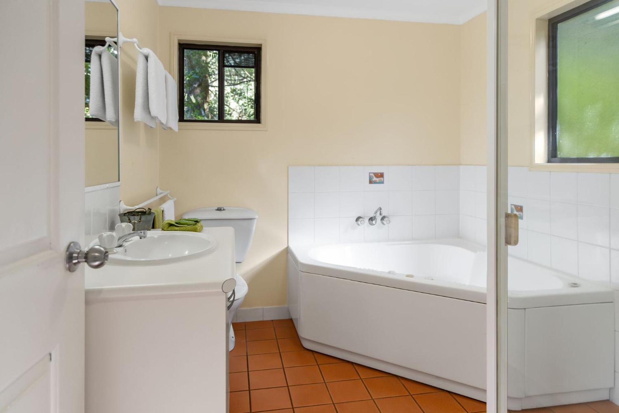 Montville Country Cabins