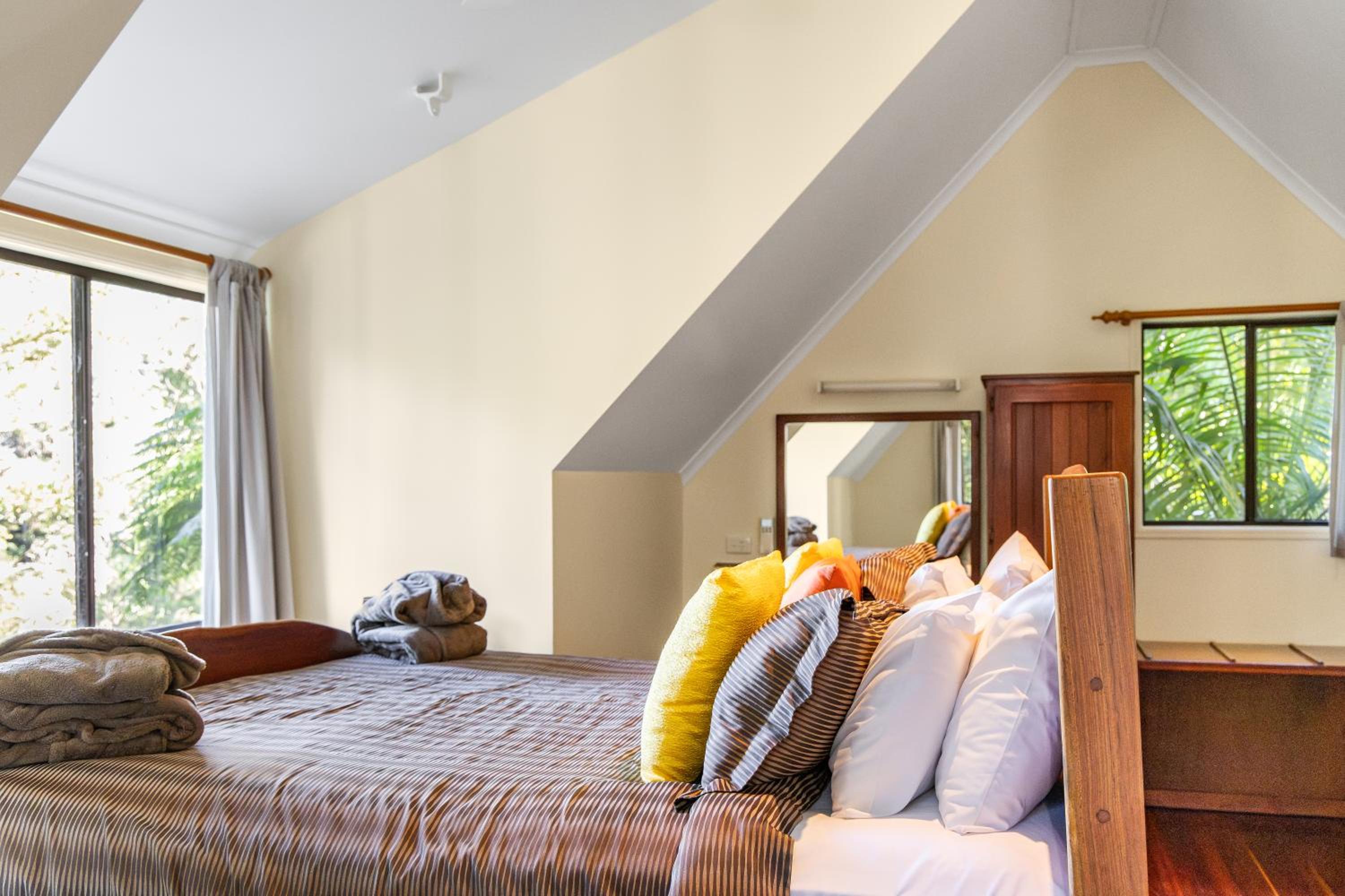 Montville Country Cabins