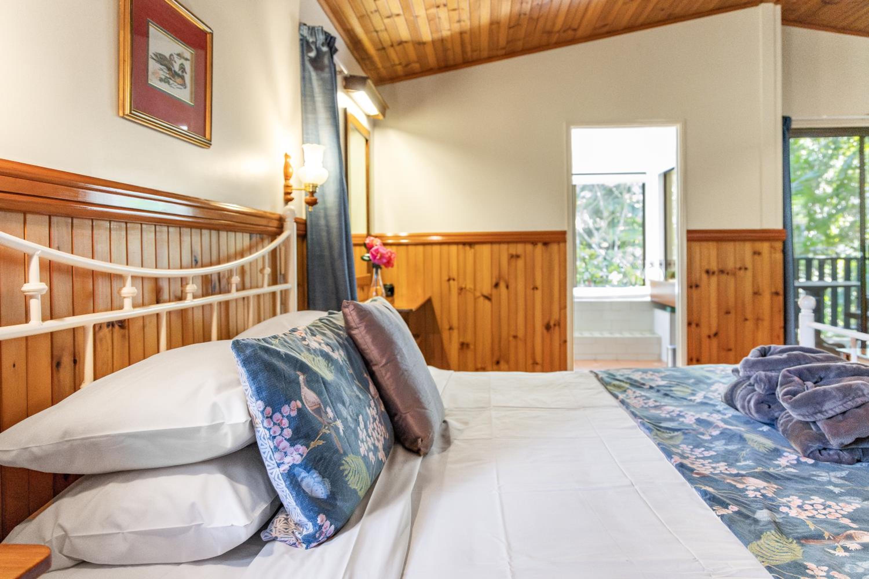Montville Country Cabins