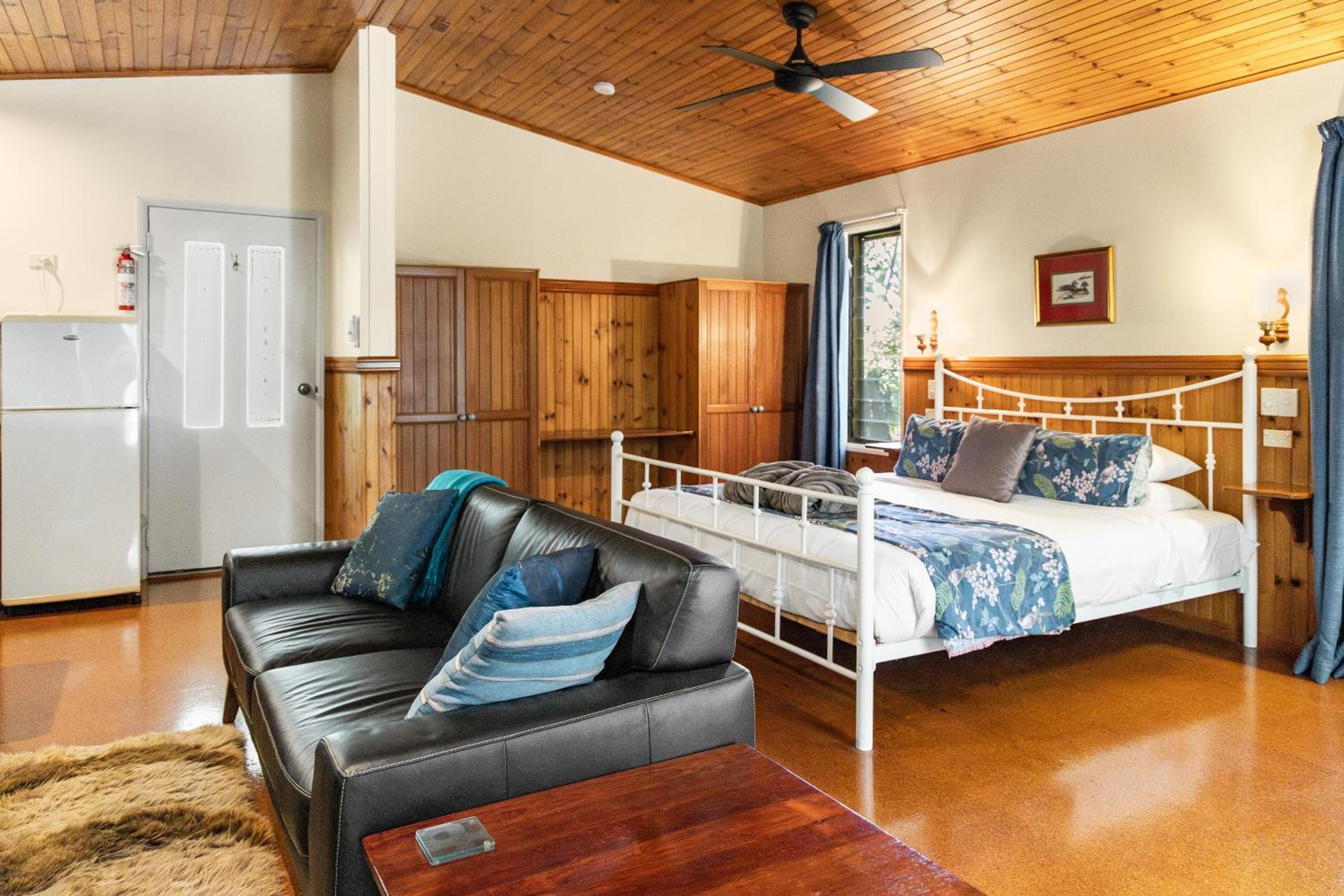 Montville Country Cabins