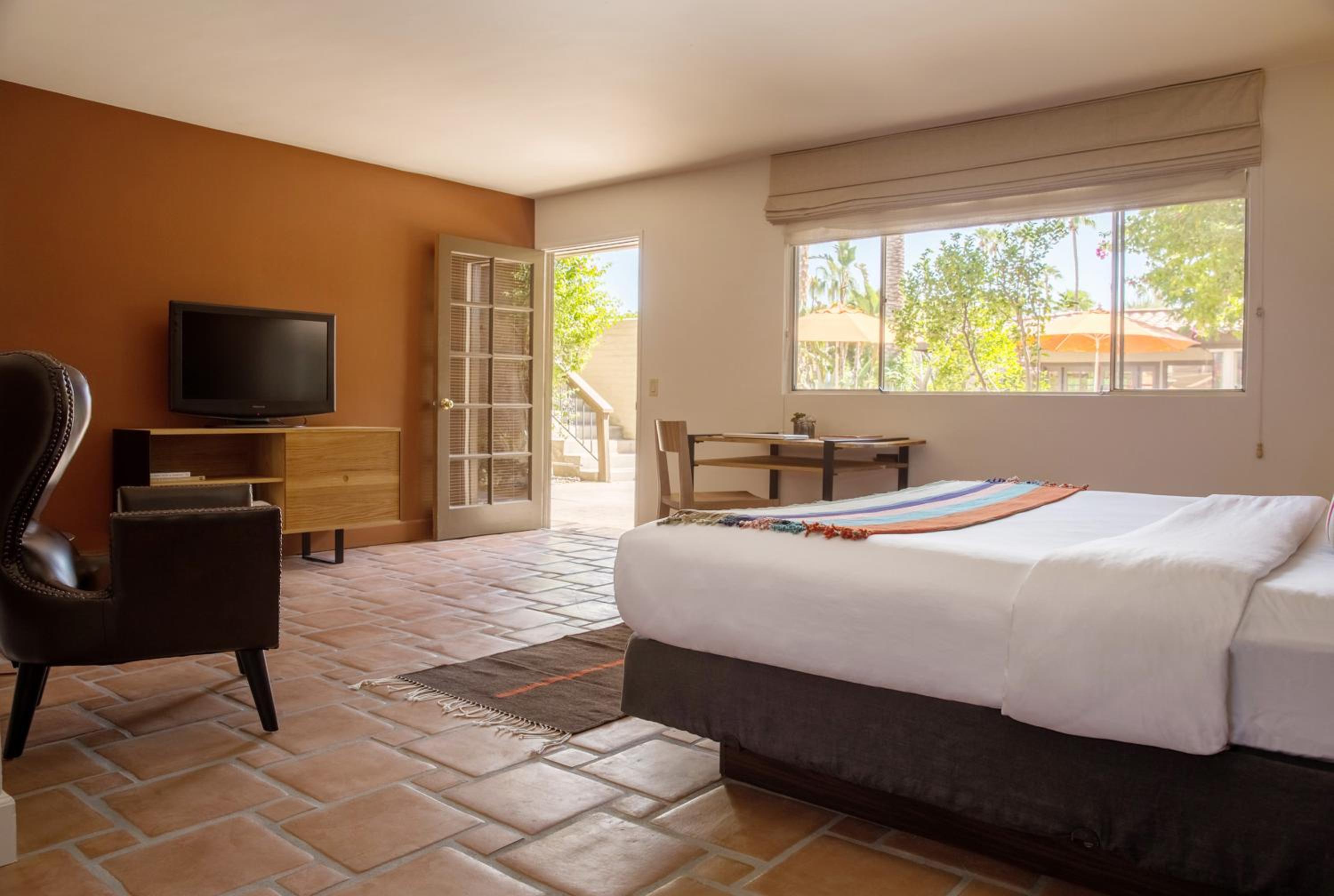 Santiago Resort - Palm Springs Premier Gay Men’s Resort