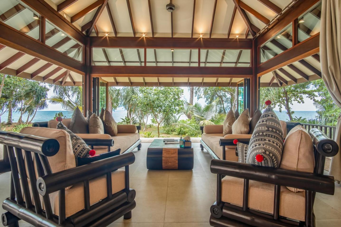 Koh Jum Beach Villas 