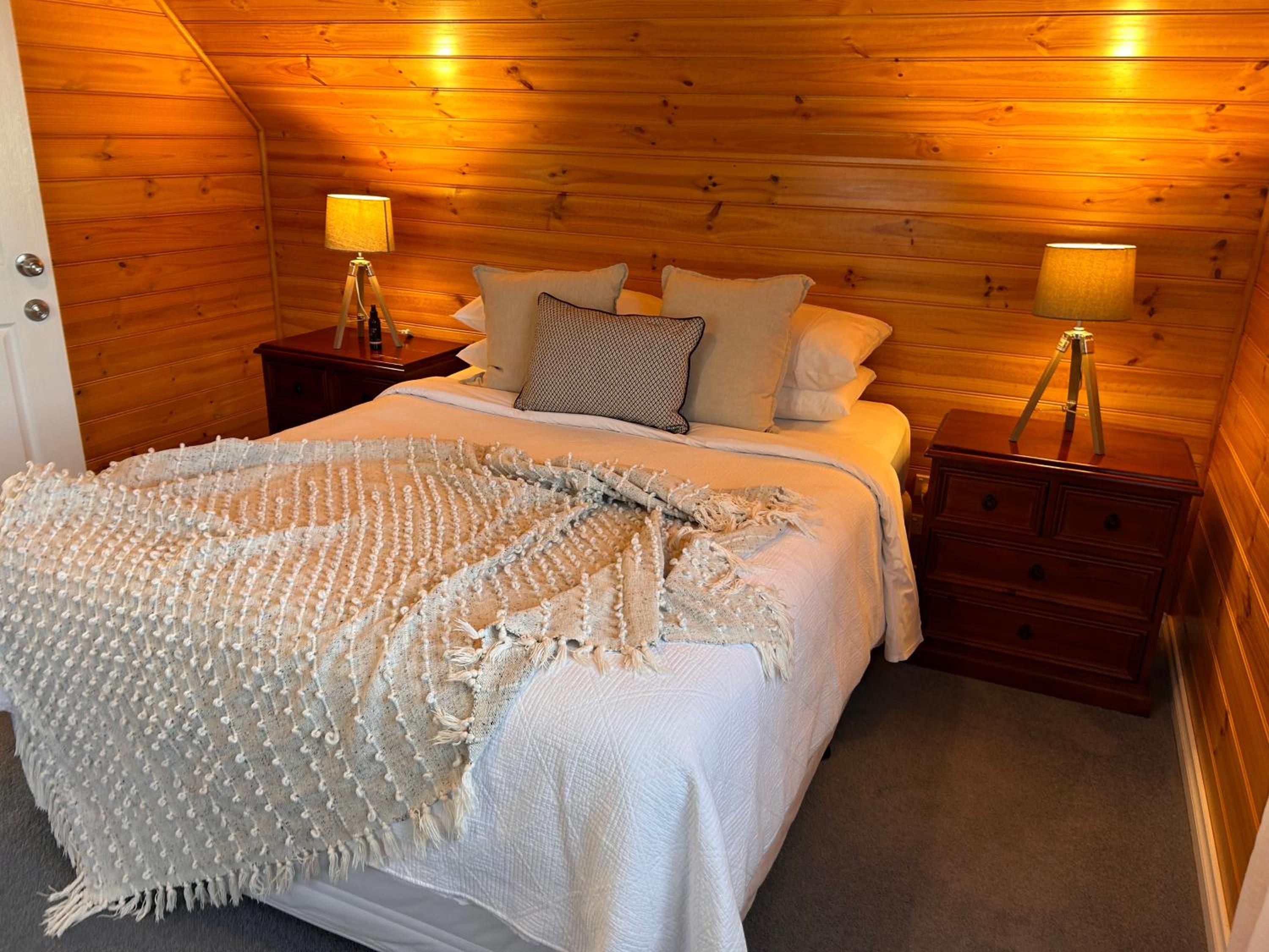 Dunes - Elegant Beach Villa with huge heated swim spa