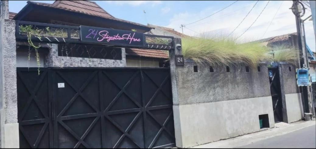 24StaycationHome view 3