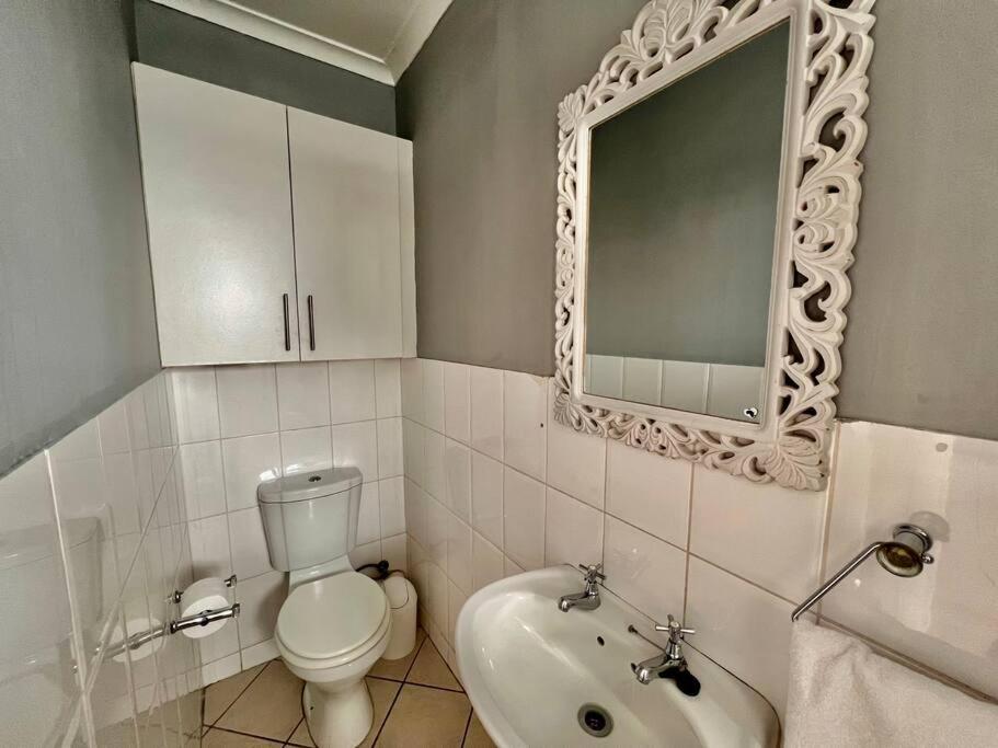 Escape to 205 in Stellenbosch central-free parking view 2