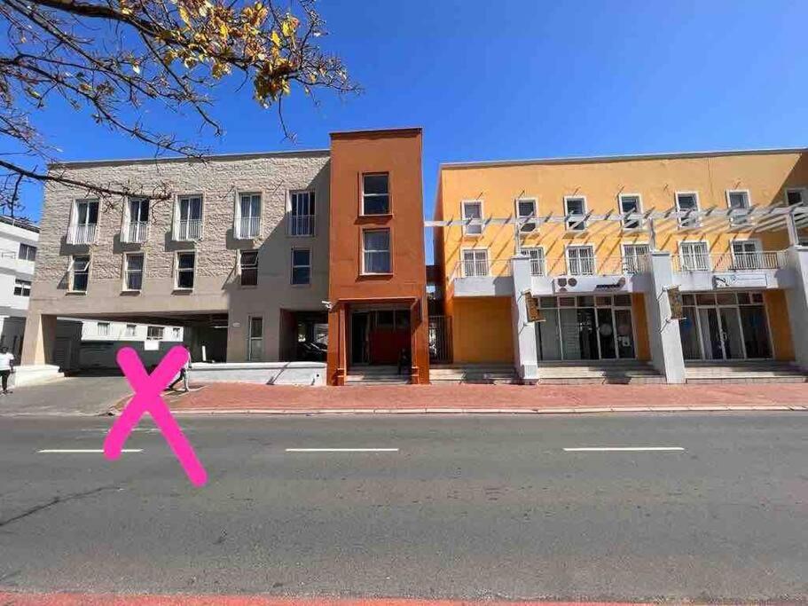 Escape to 205 in Stellenbosch central-free parking view 4