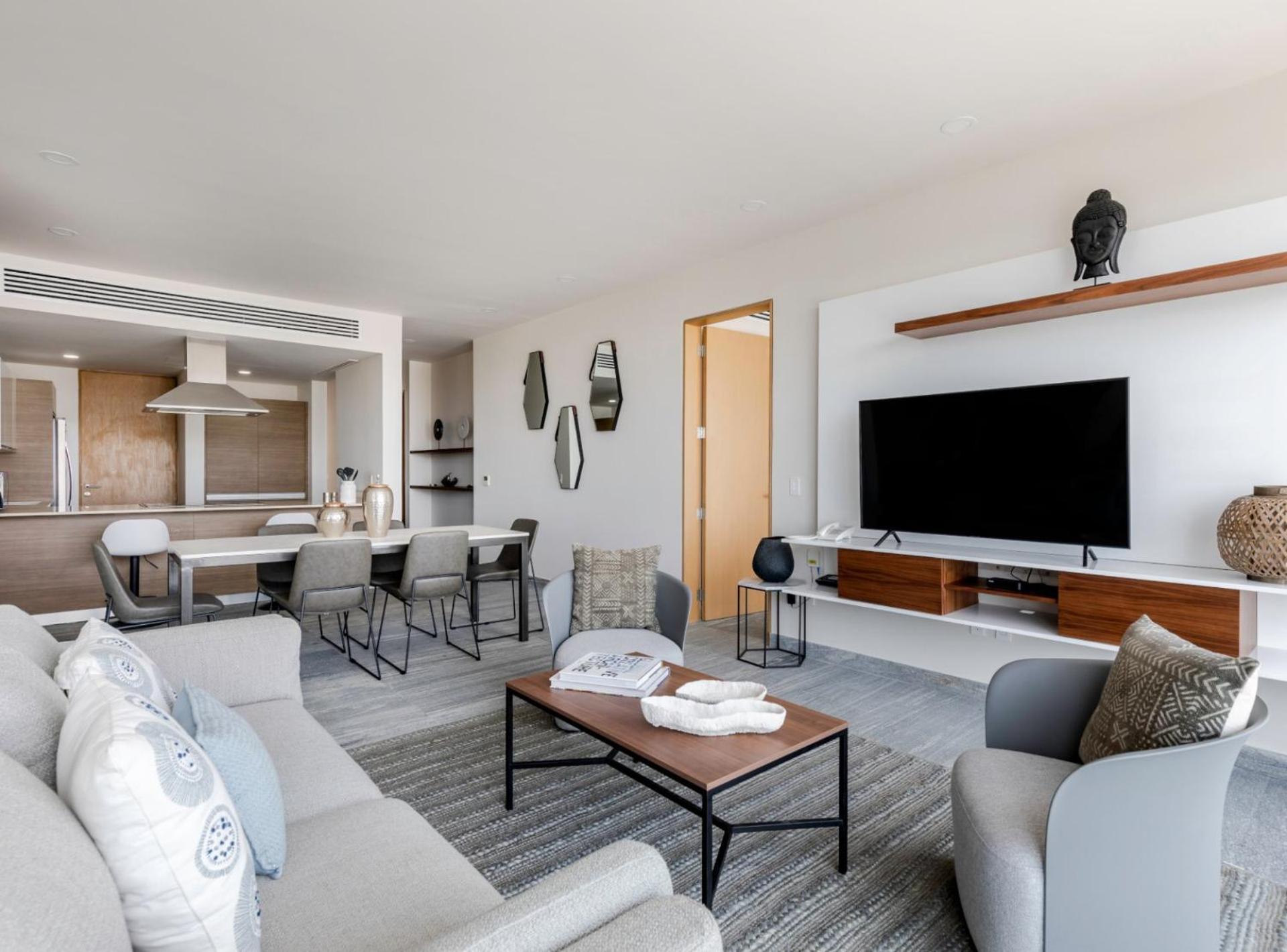 Luxurious 4BR condo by the beach - Rooftop pool