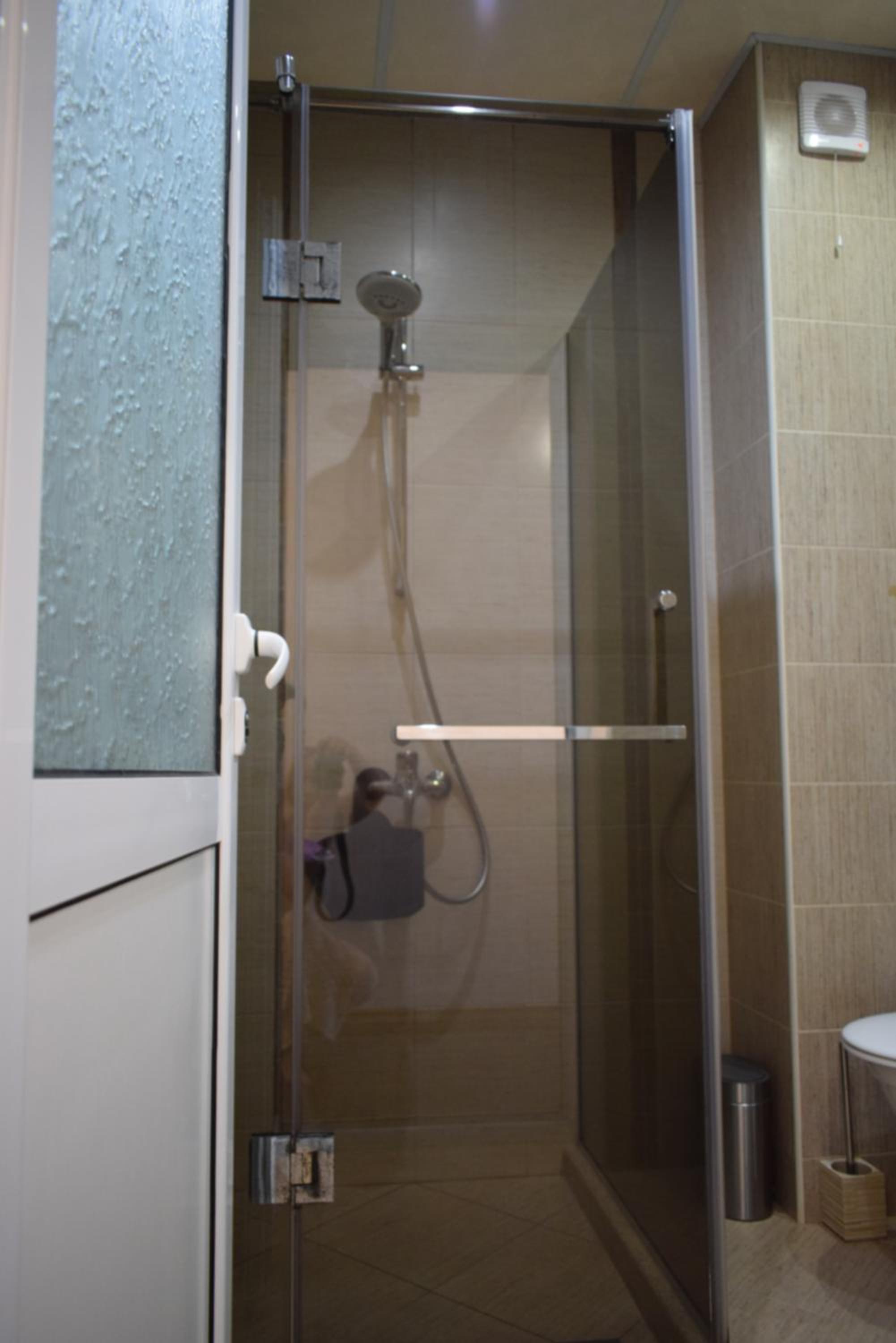 Apartment with 2 Bedrooms and Parking Near the Beach