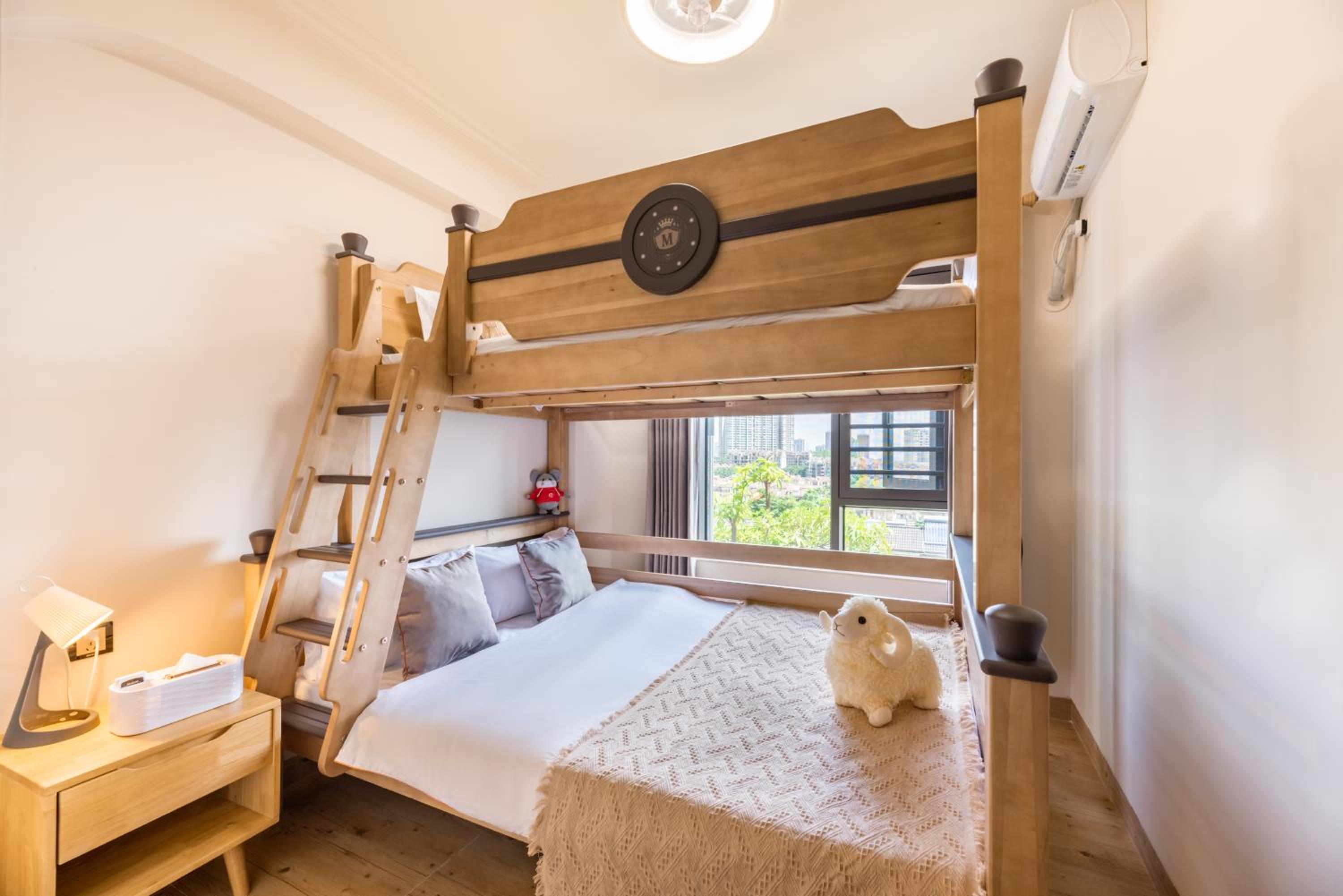 Guangzhou He She Art Apartment