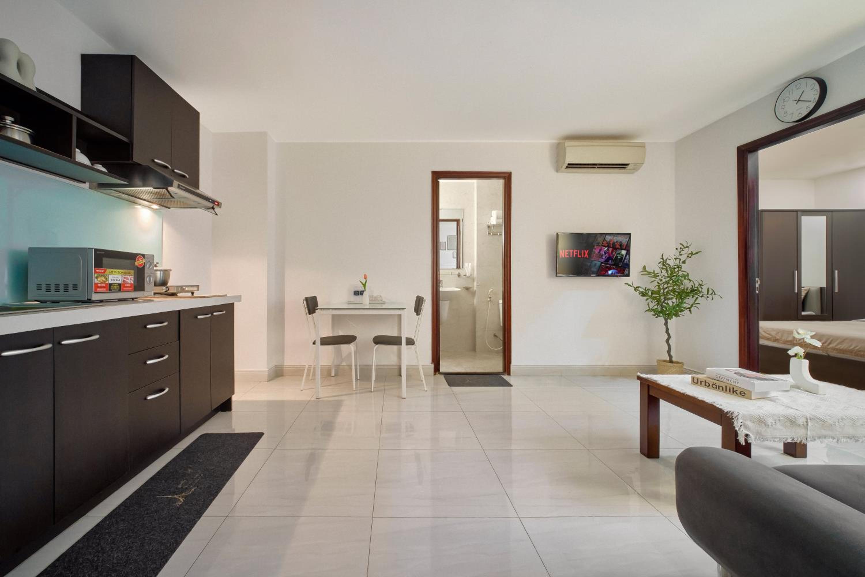 Tan Son Nhat Airport Apartment by SABAY