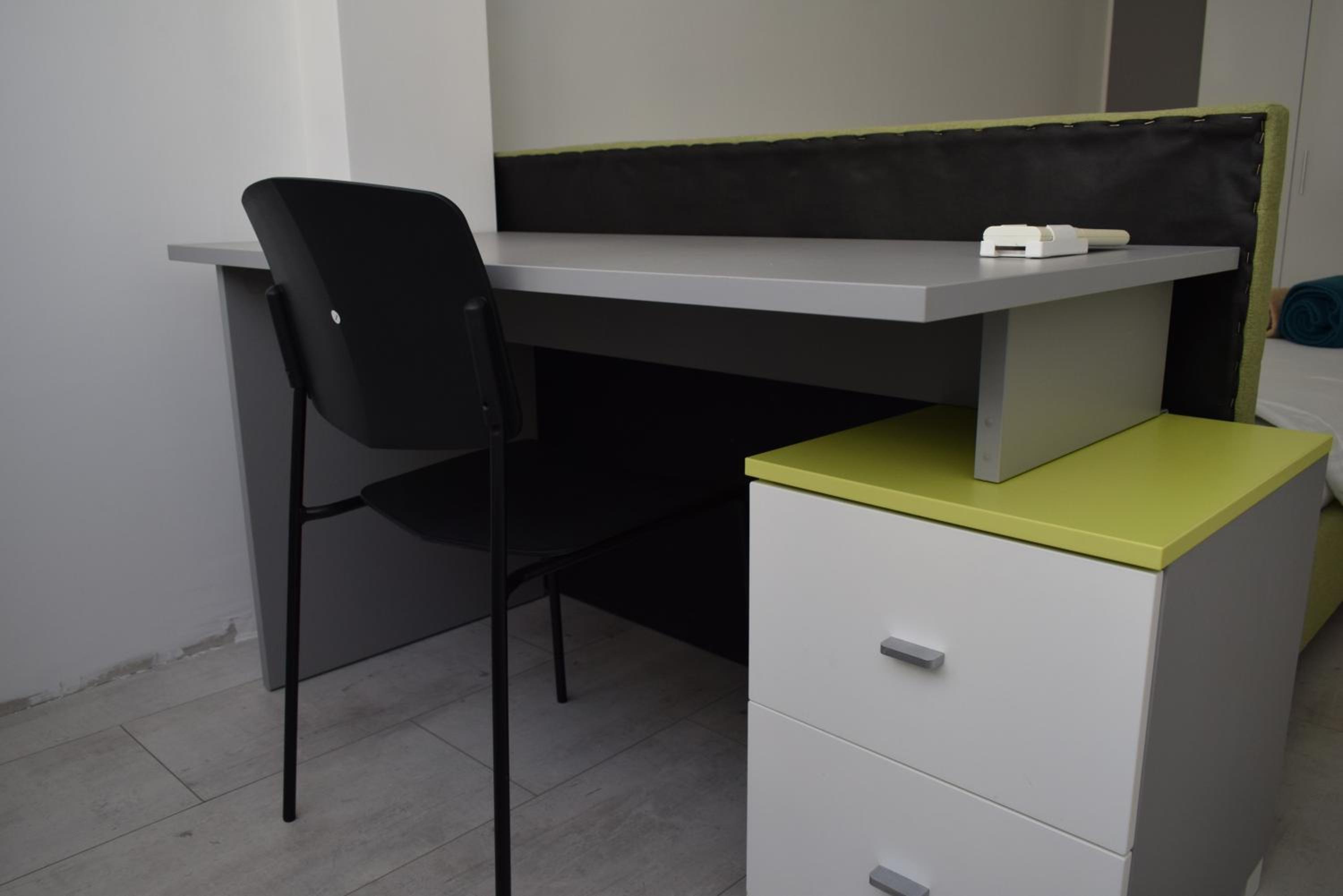 Apartment with 2 Bedrooms and Parking Near the Beach