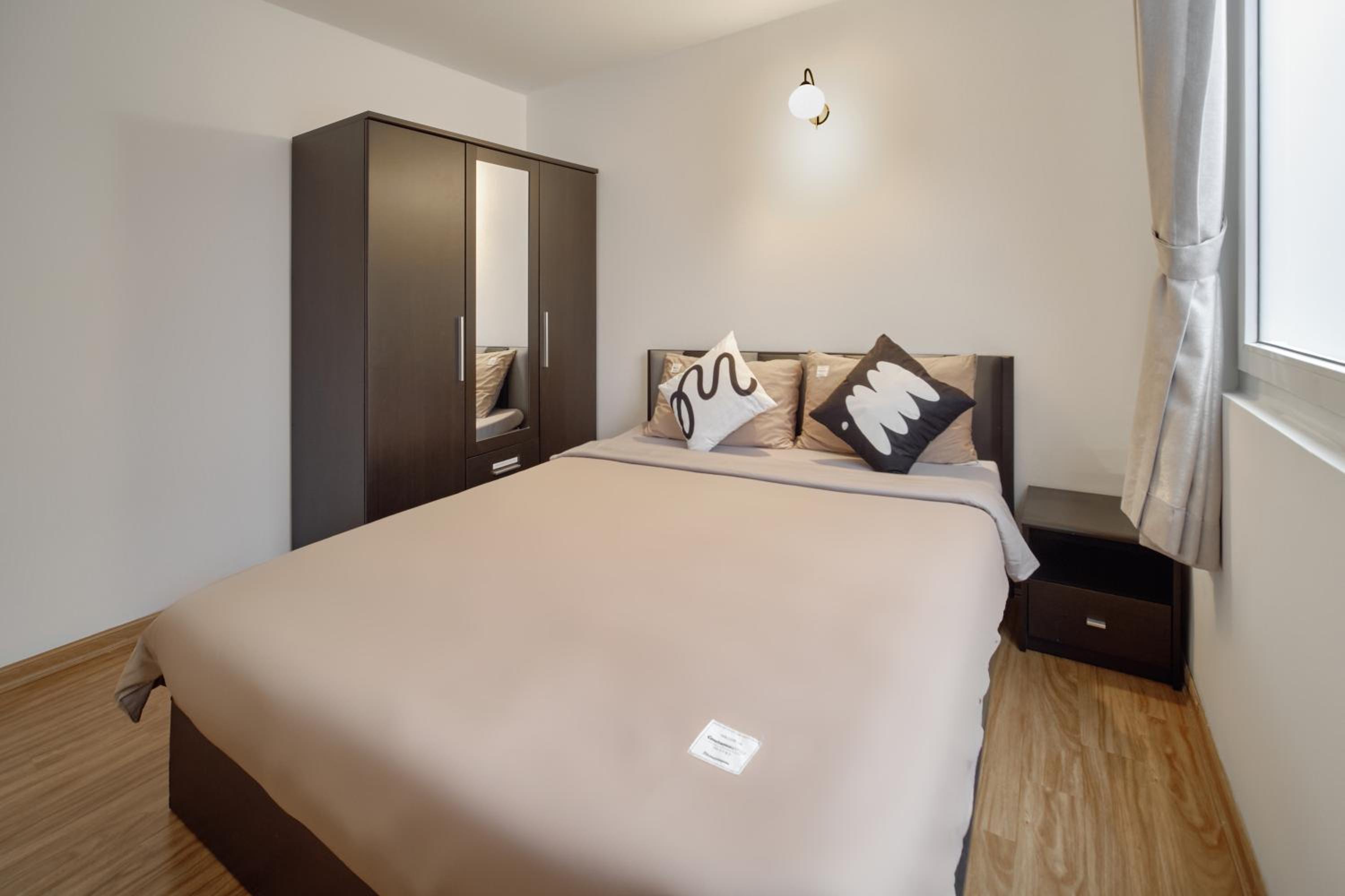 Tan Son Nhat Airport Apartment by SABAY