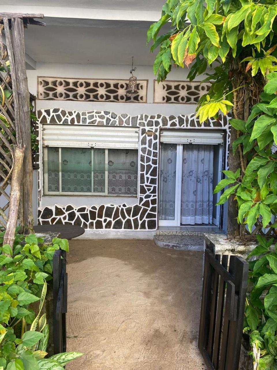Spiçes Beach Studio, Locations de Vacances Nosy-Be view 4