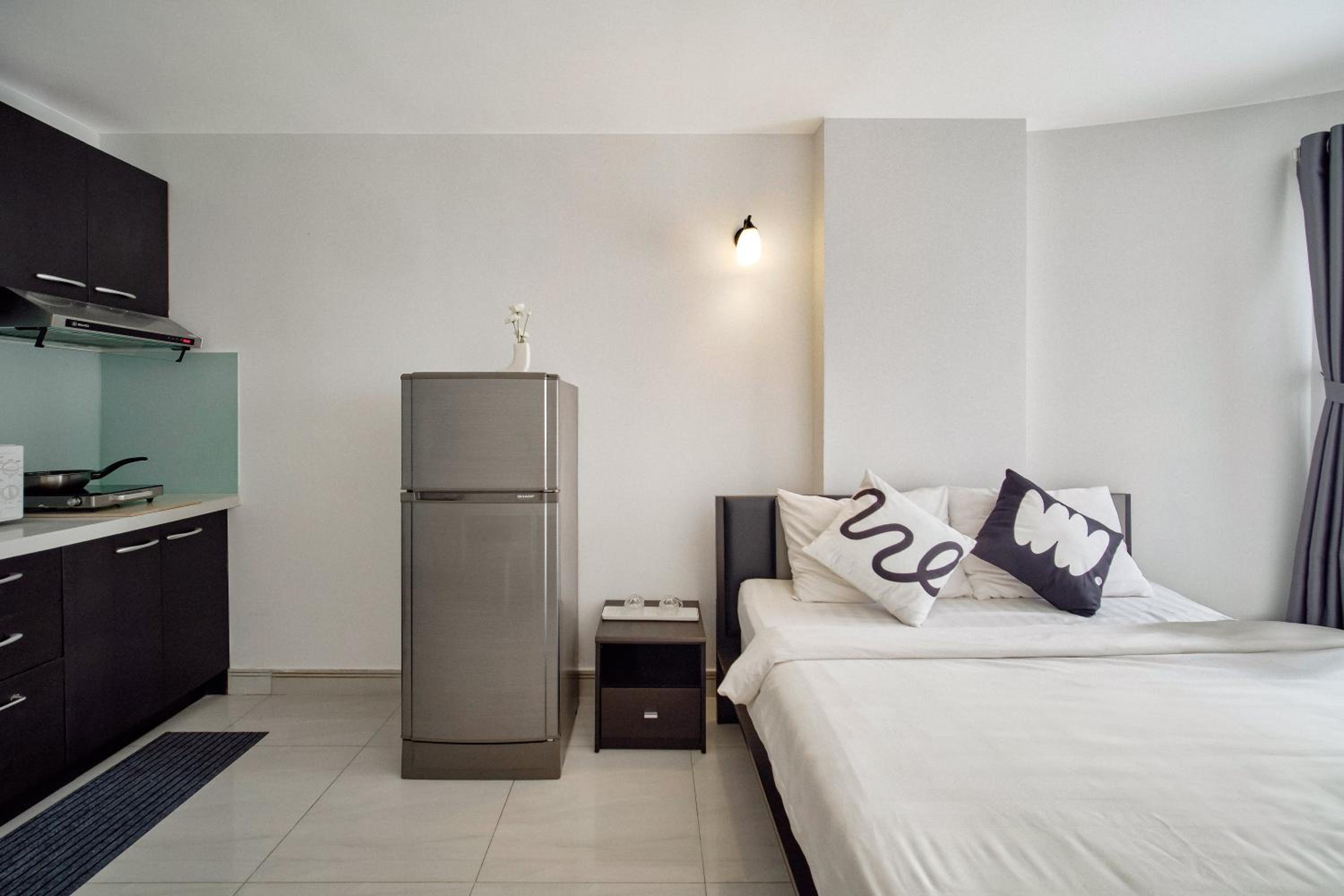Tan Son Nhat Airport Apartment by SABAY