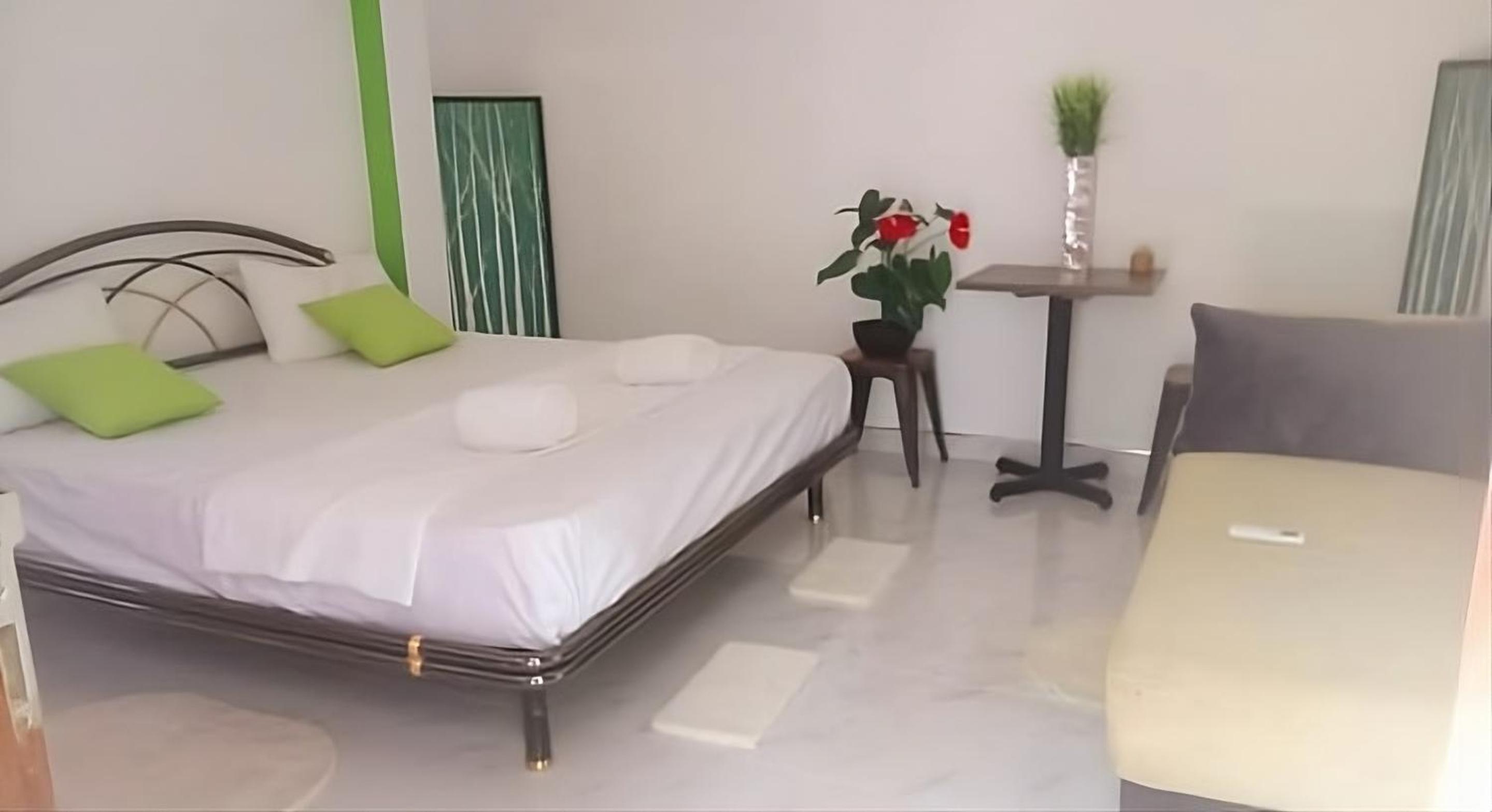 Ceylonia Airport Transit Hotel
