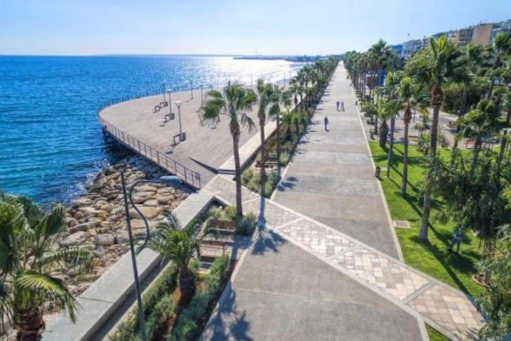 Luxury one bedroom - seafront