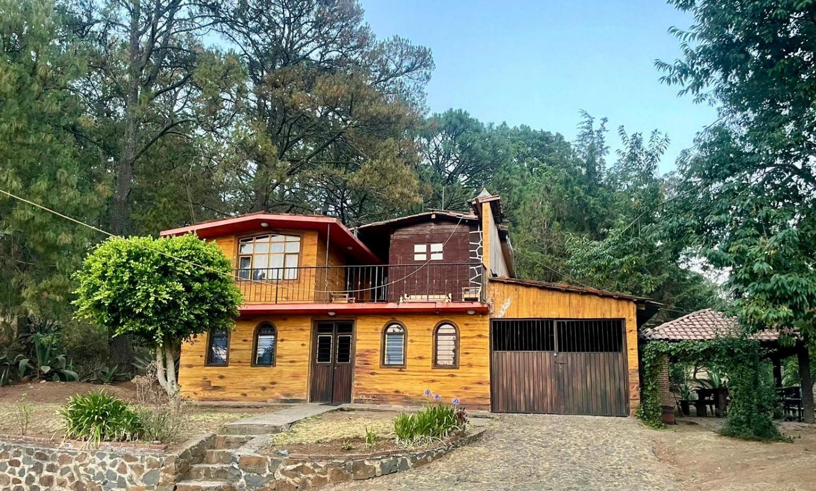 Linda Vista 5