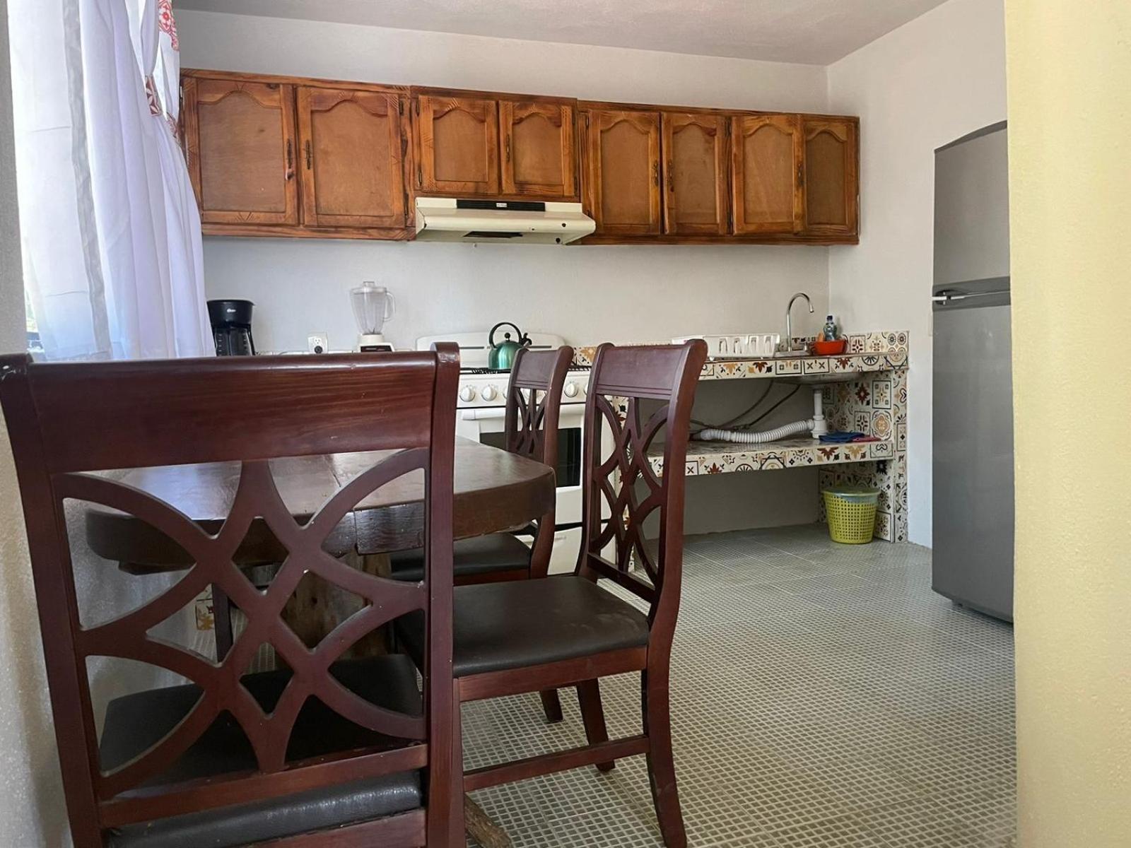 Linda Vista 5
