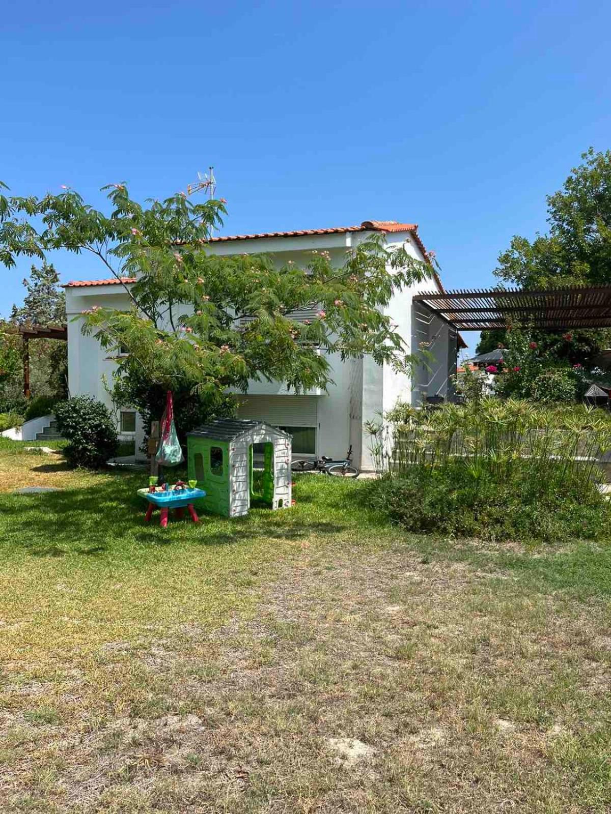 Andromeda Shell House