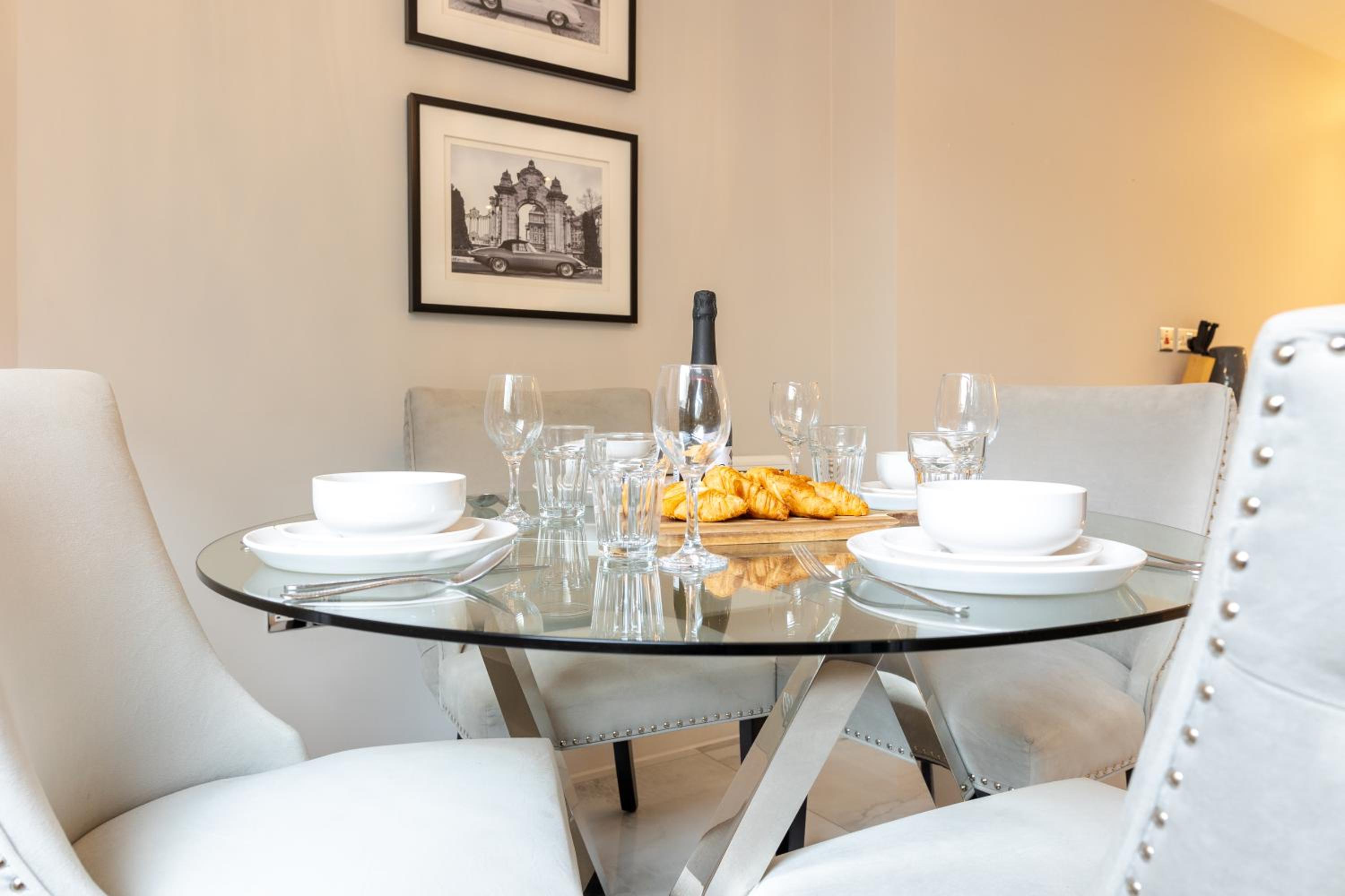 Hotel Exclusive Cardiff City Centre Apartment - Image 1