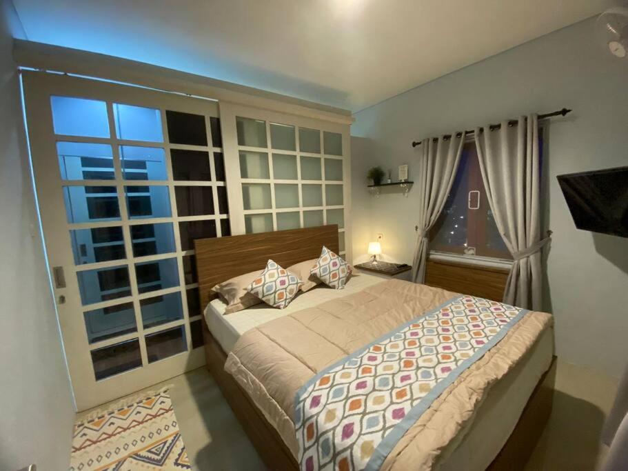 A Fantastic Roof Top City View at SUPERB Location in Jakarta view 2
