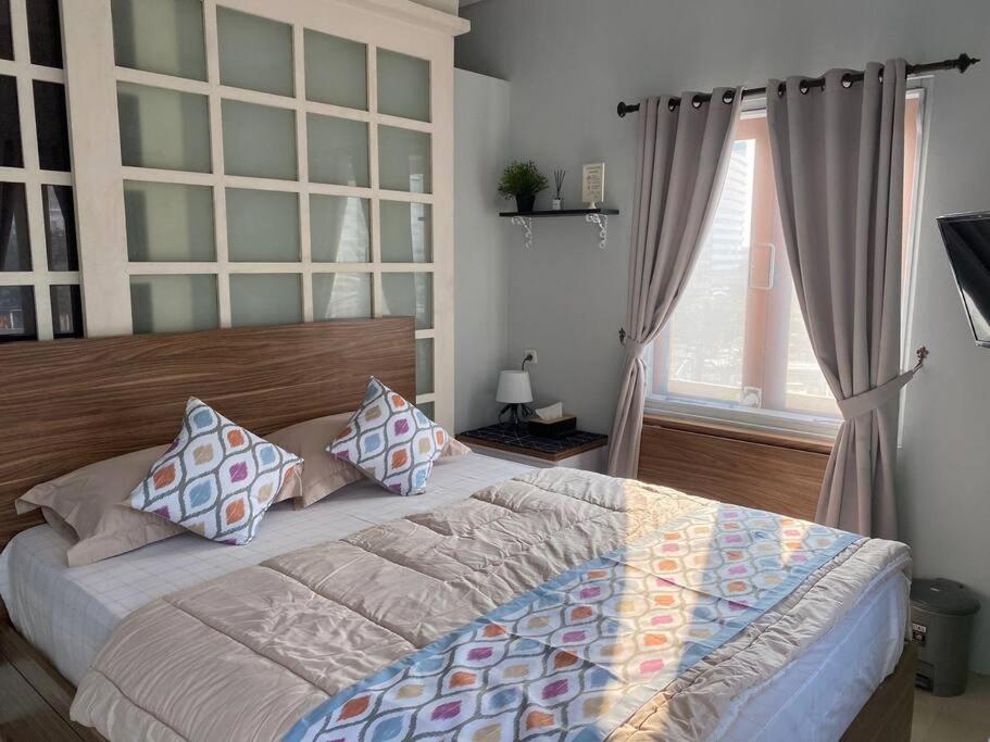 A Fantastic Roof Top City View at SUPERB Location in Jakarta view 4