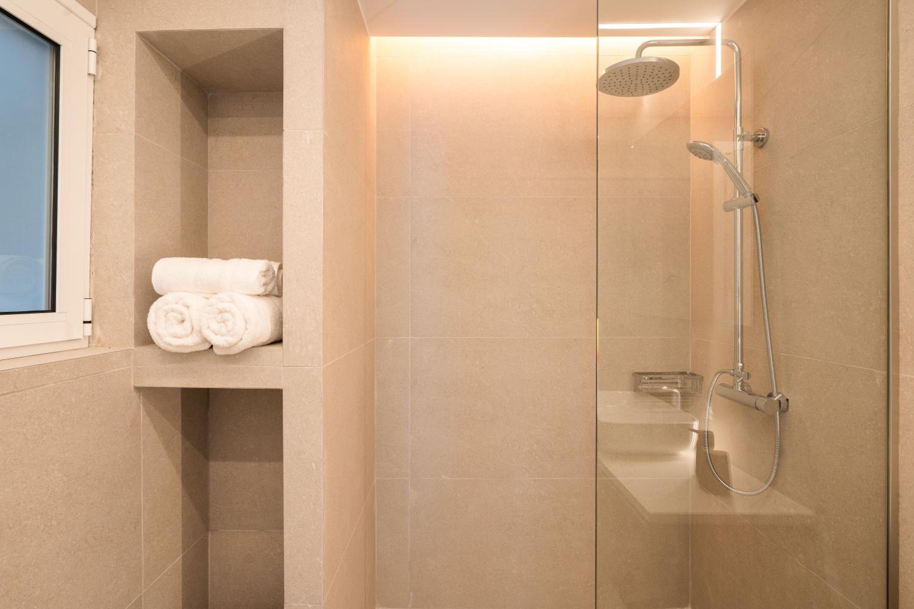 Luxury in Athens, Spacious Apartment with Terrace