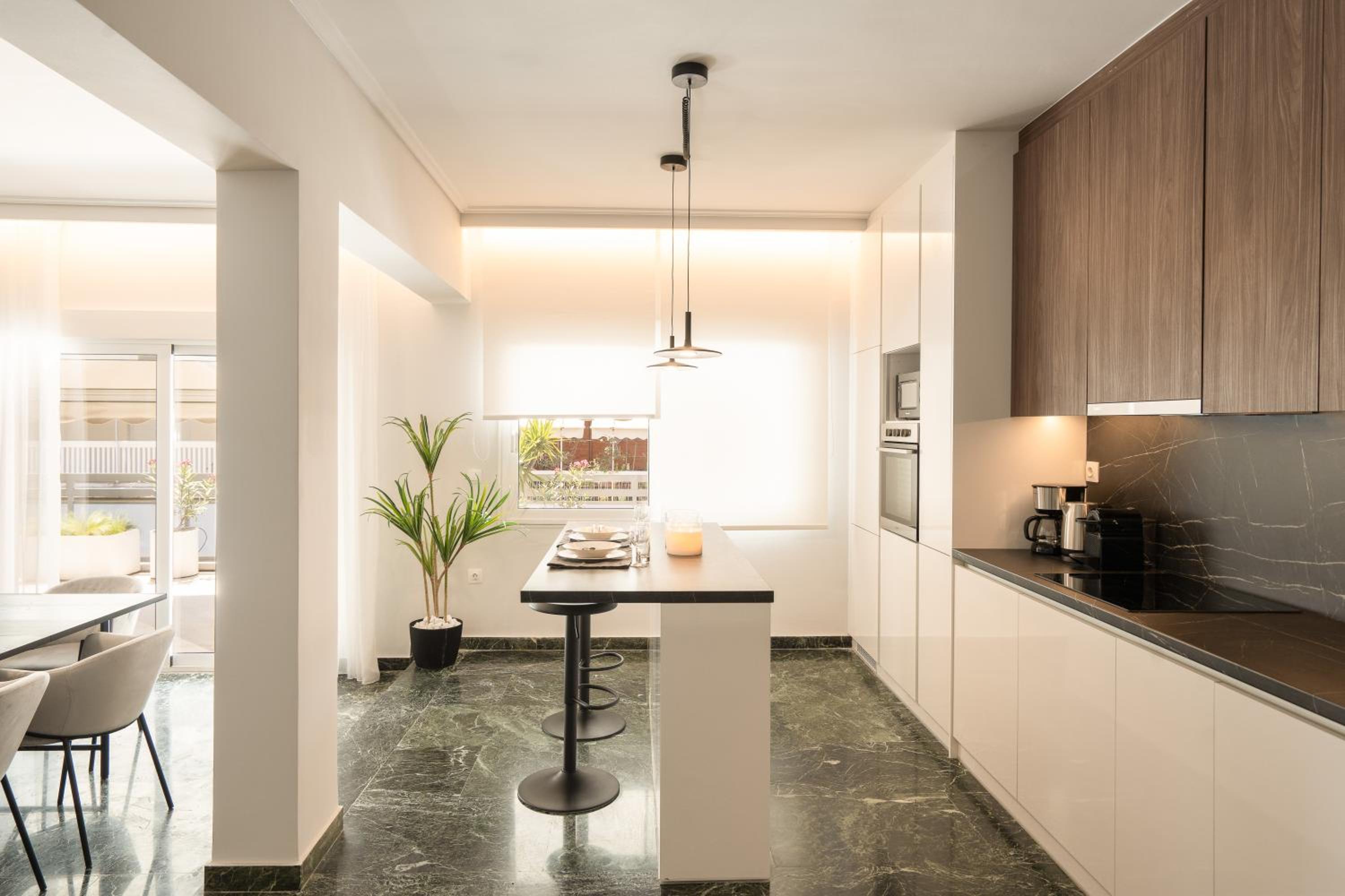 Luxury in Athens, Spacious Apartment with Terrace