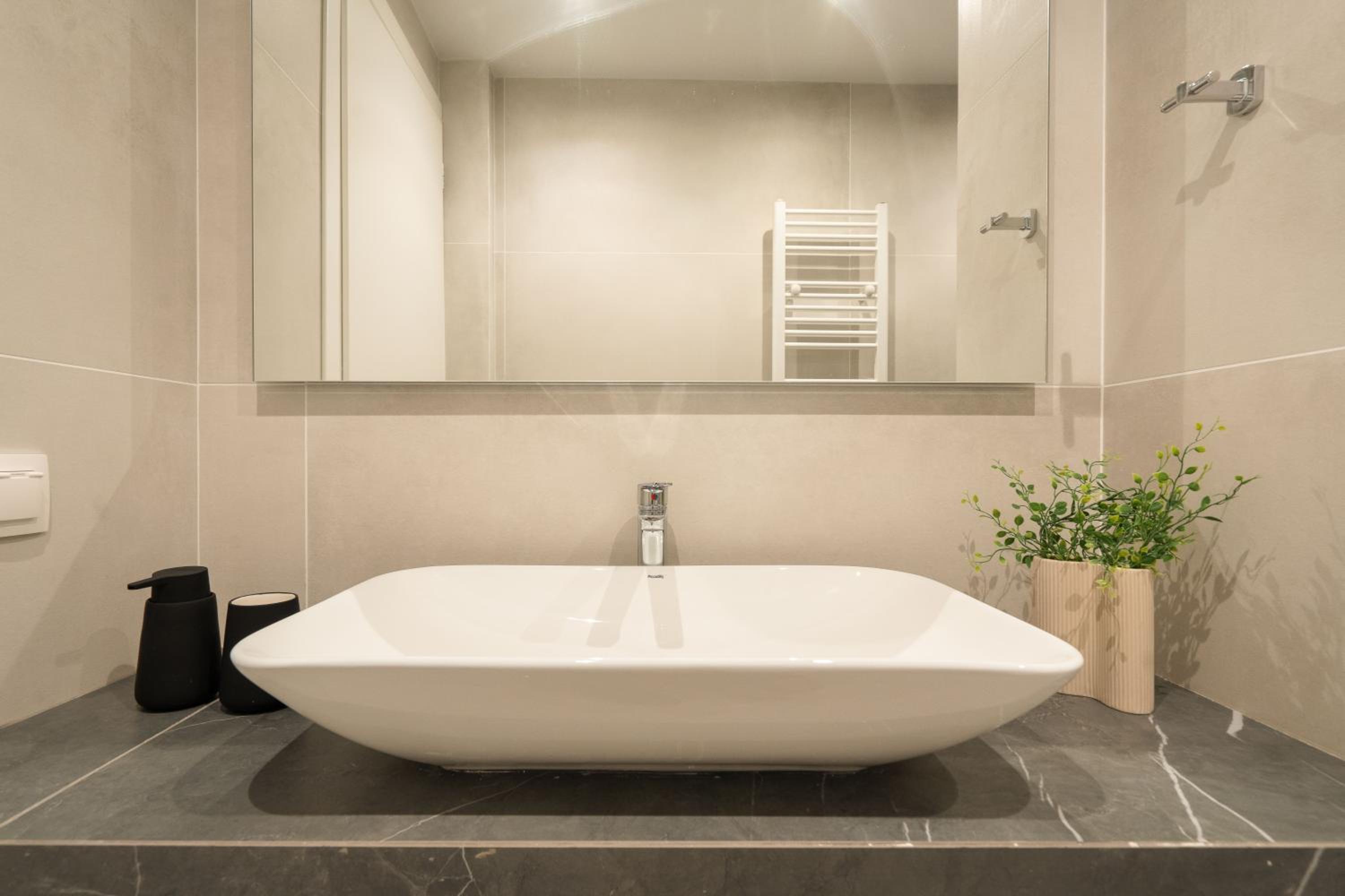 Luxury in Athens, Spacious Apartment with Terrace
