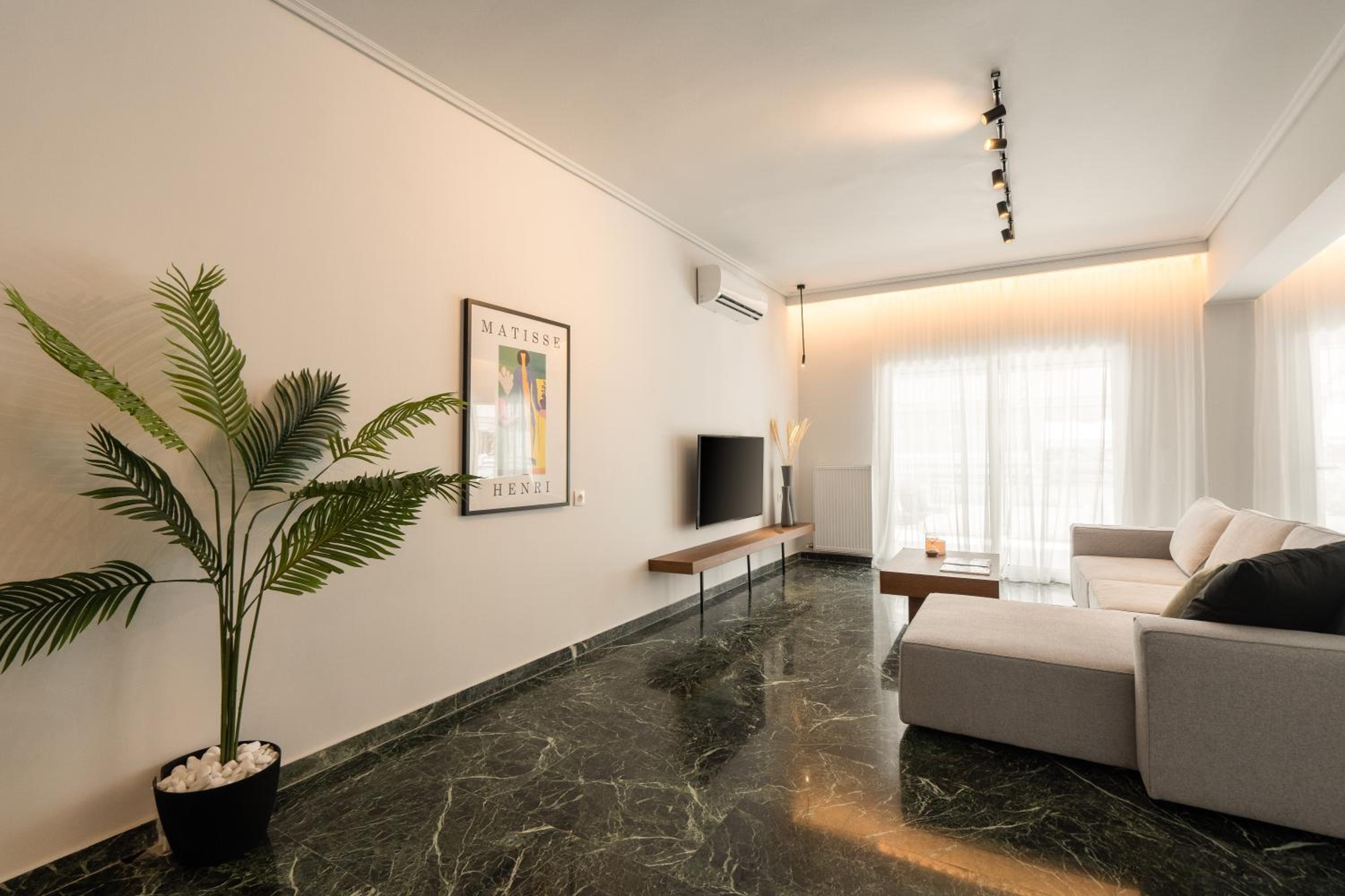 Luxury in Athens, Spacious Apartment with Terrace