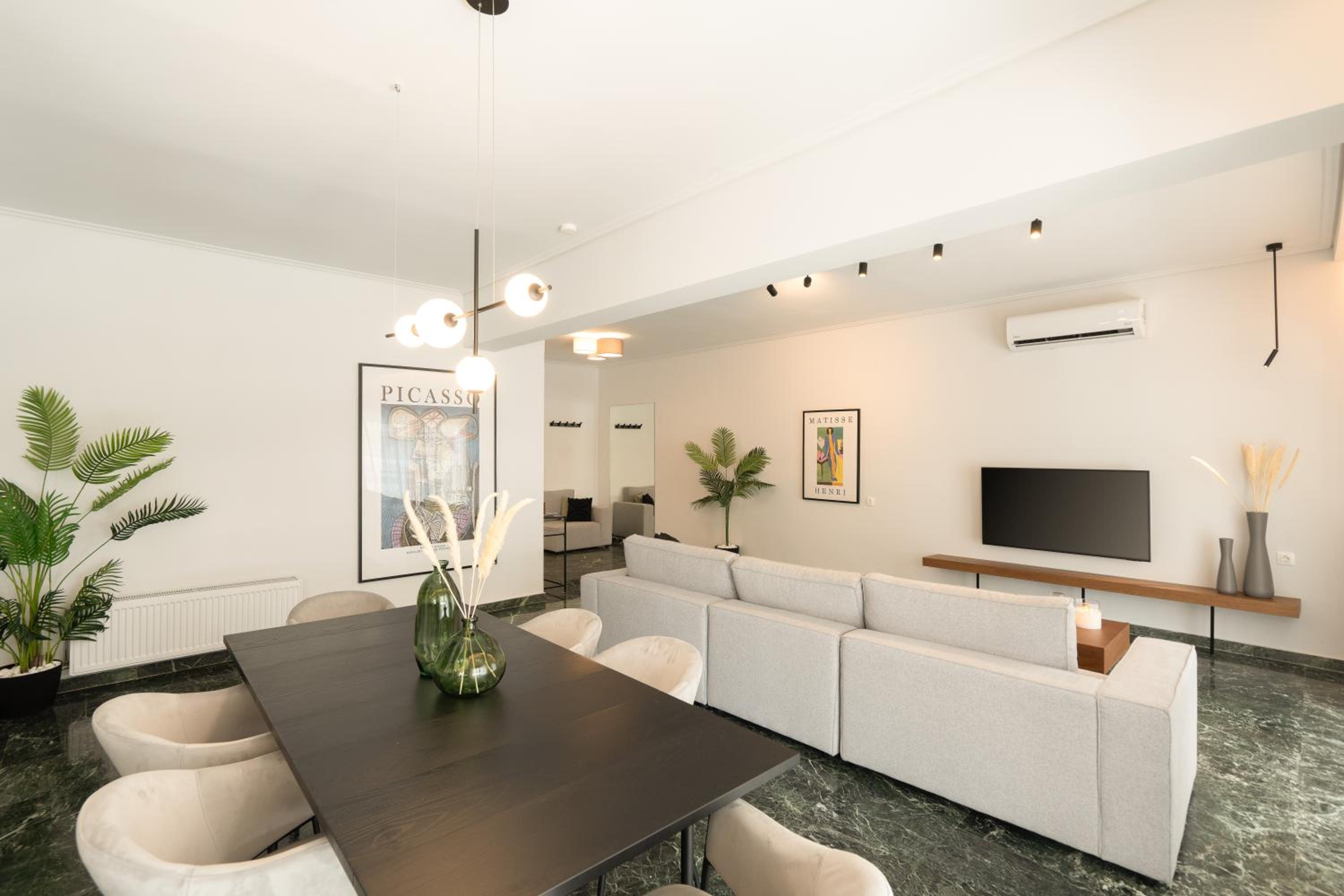 Luxury in Athens, Spacious Apartment with Terrace