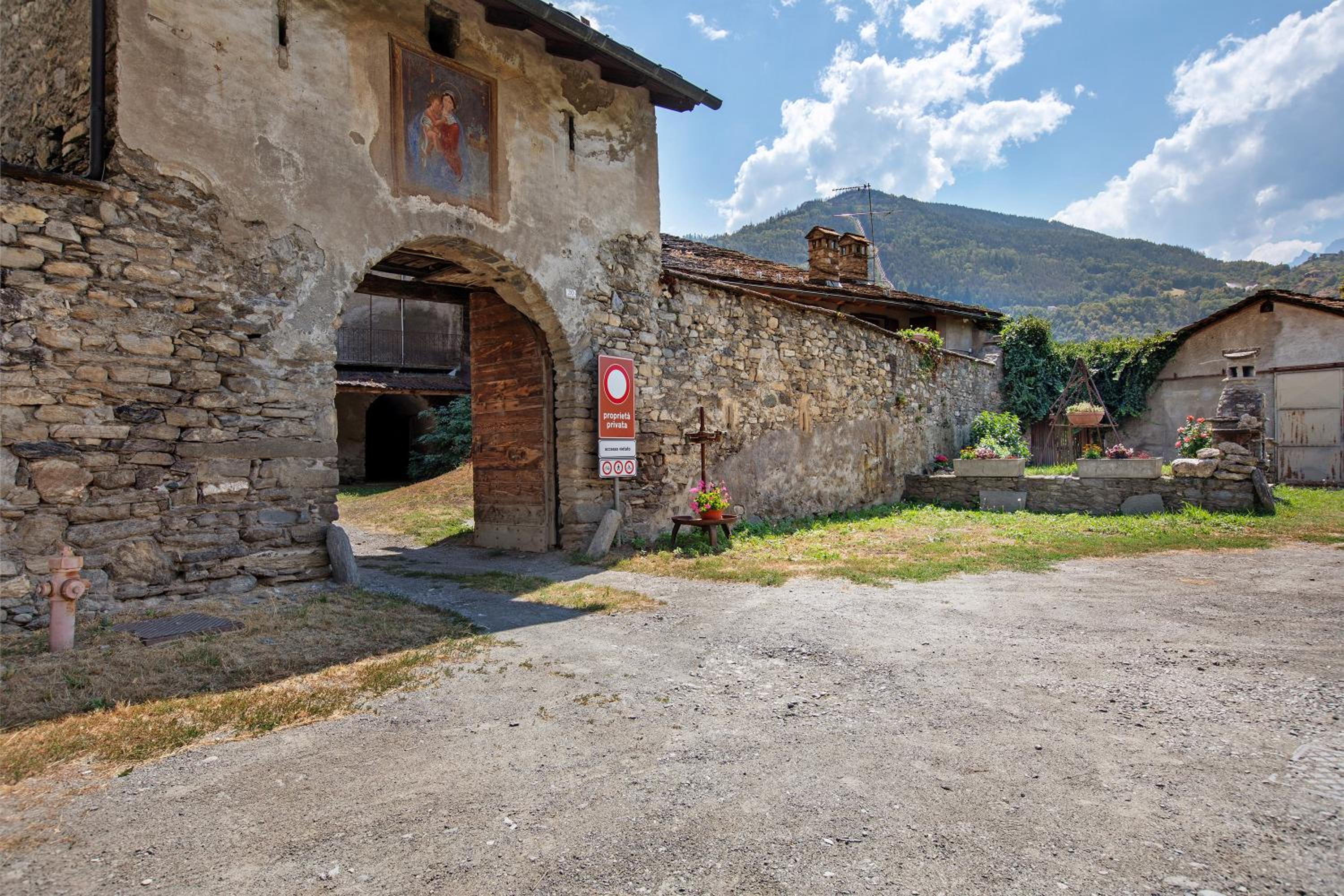 Alloggio La Tour view 3