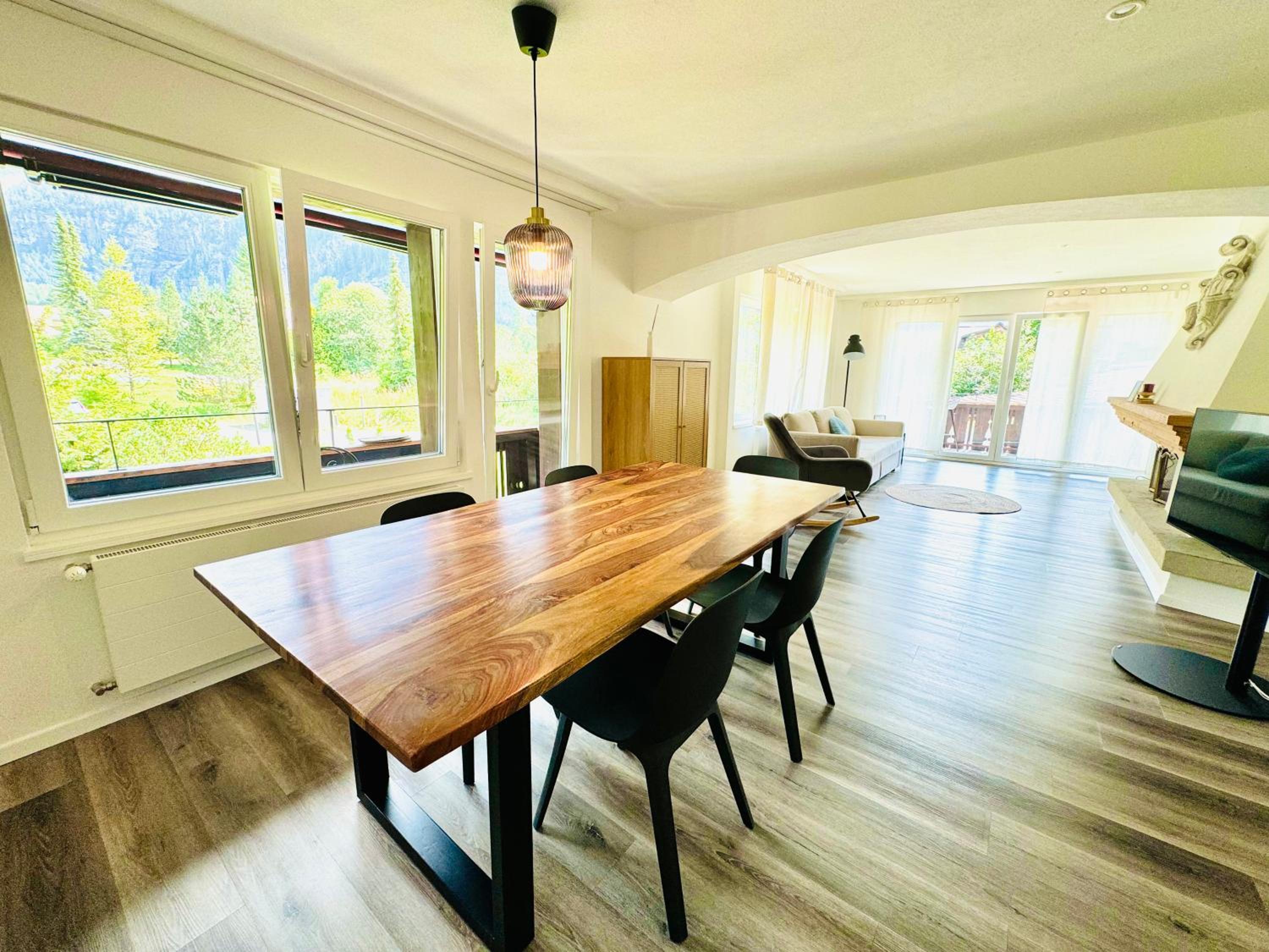 Modern designed, luxury mountain view Apartment