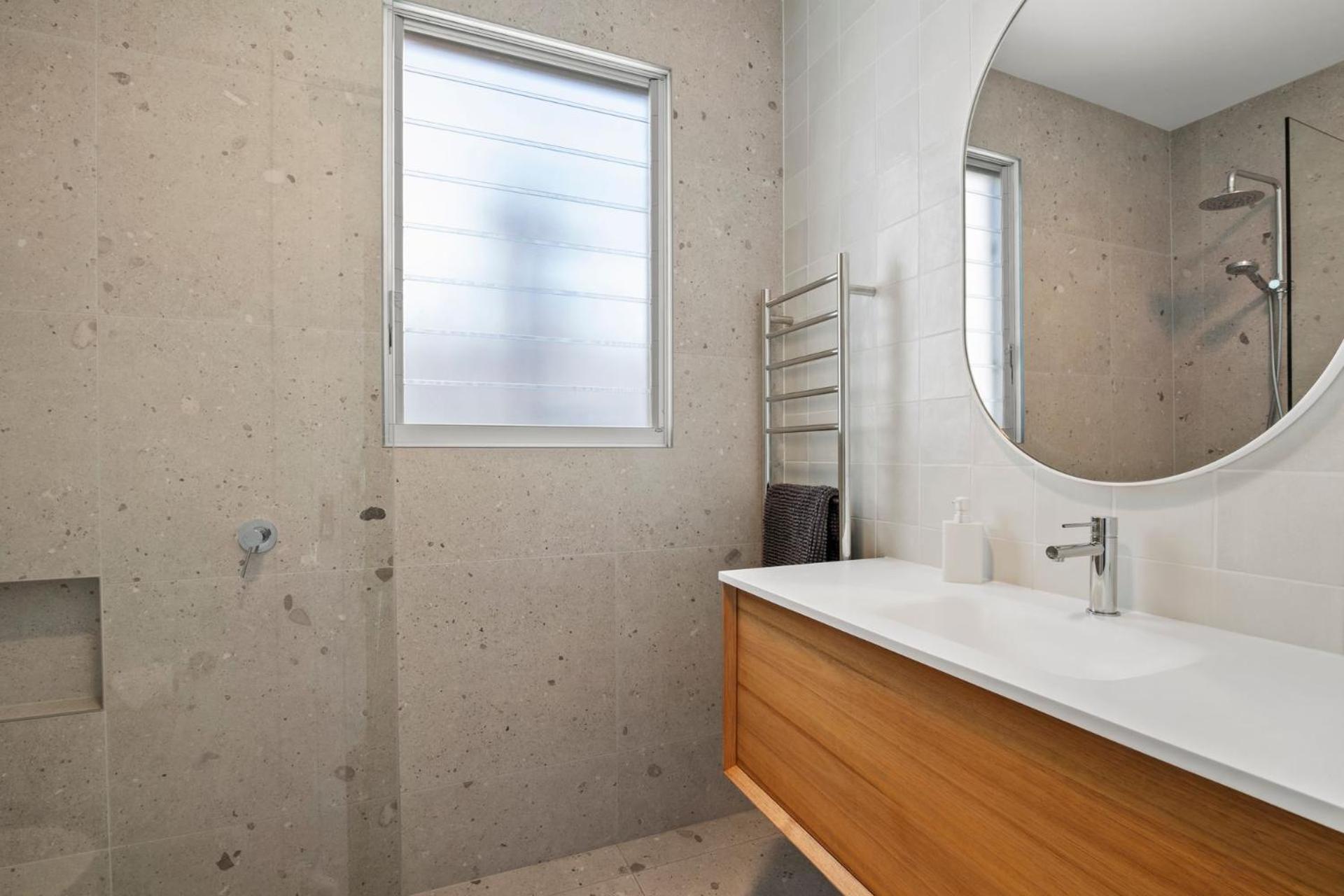 Sirocco - Recently renovated, Roof Top Deck And Pet Friendly in Aireys Inlet
